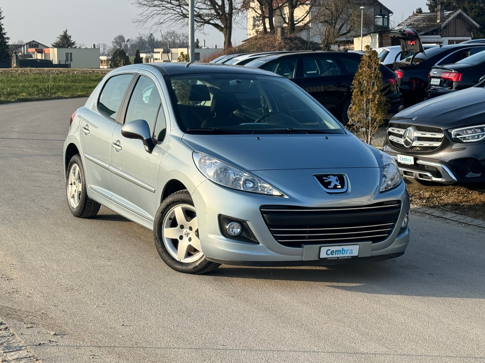 PEUGEOT 207 1.4 16V Millesim 200-image-1