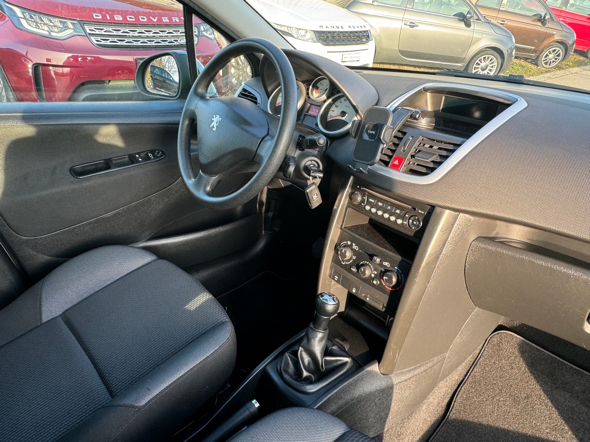 PEUGEOT 207 1.4 16V Millesim 200-image-6