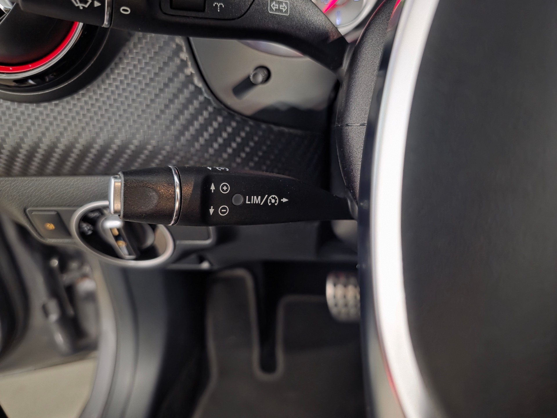 MERCEDES-BENZ A 250 AMG LINE Sport 4Matic 7G-DCT-image-10