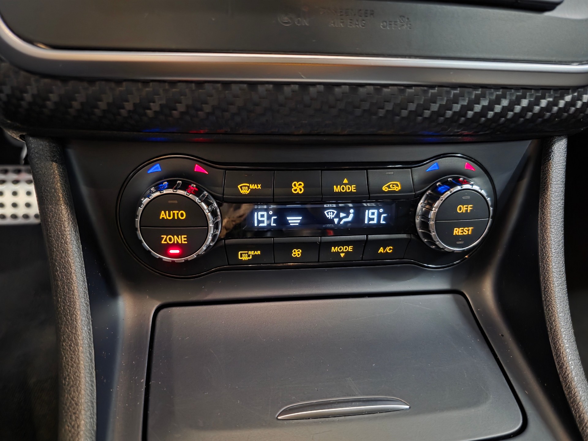 MERCEDES-BENZ A 250 AMG LINE Sport 4Matic 7G-DCT-image-9