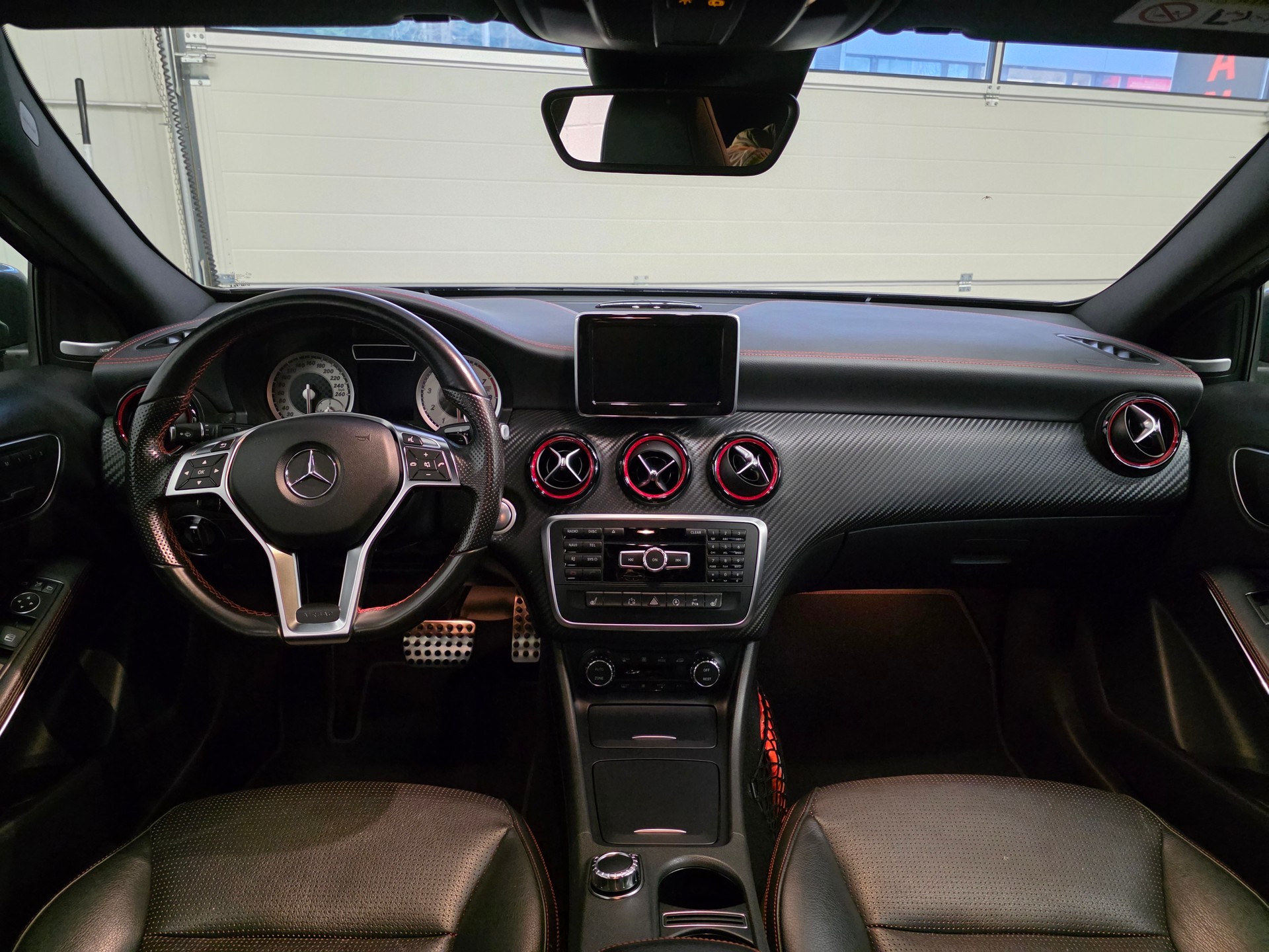 MERCEDES-BENZ A 250 AMG LINE Sport 4Matic 7G-DCT-image-5