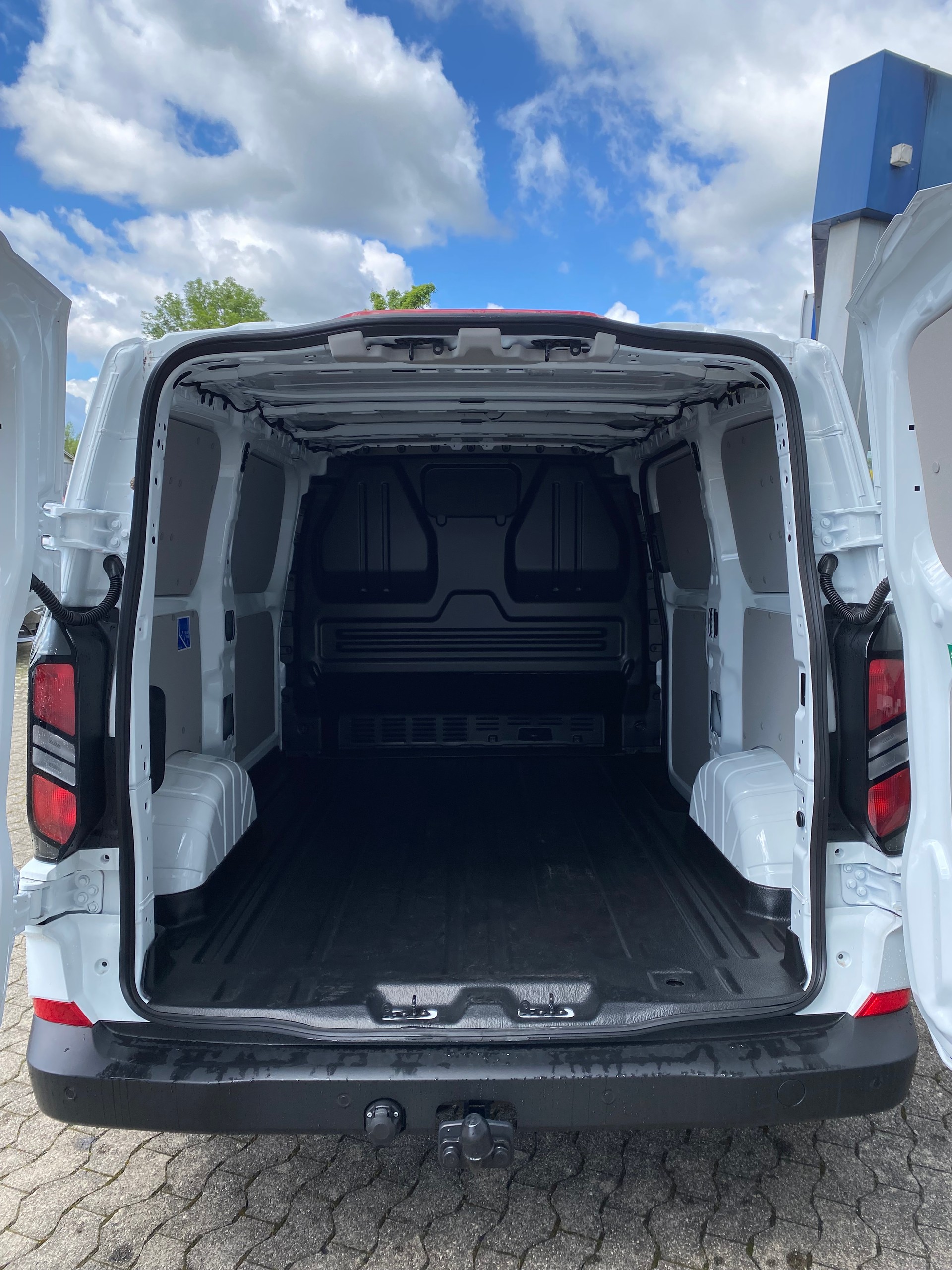 FORD Transit Custom Van 280 L1H1 Trend-image-8