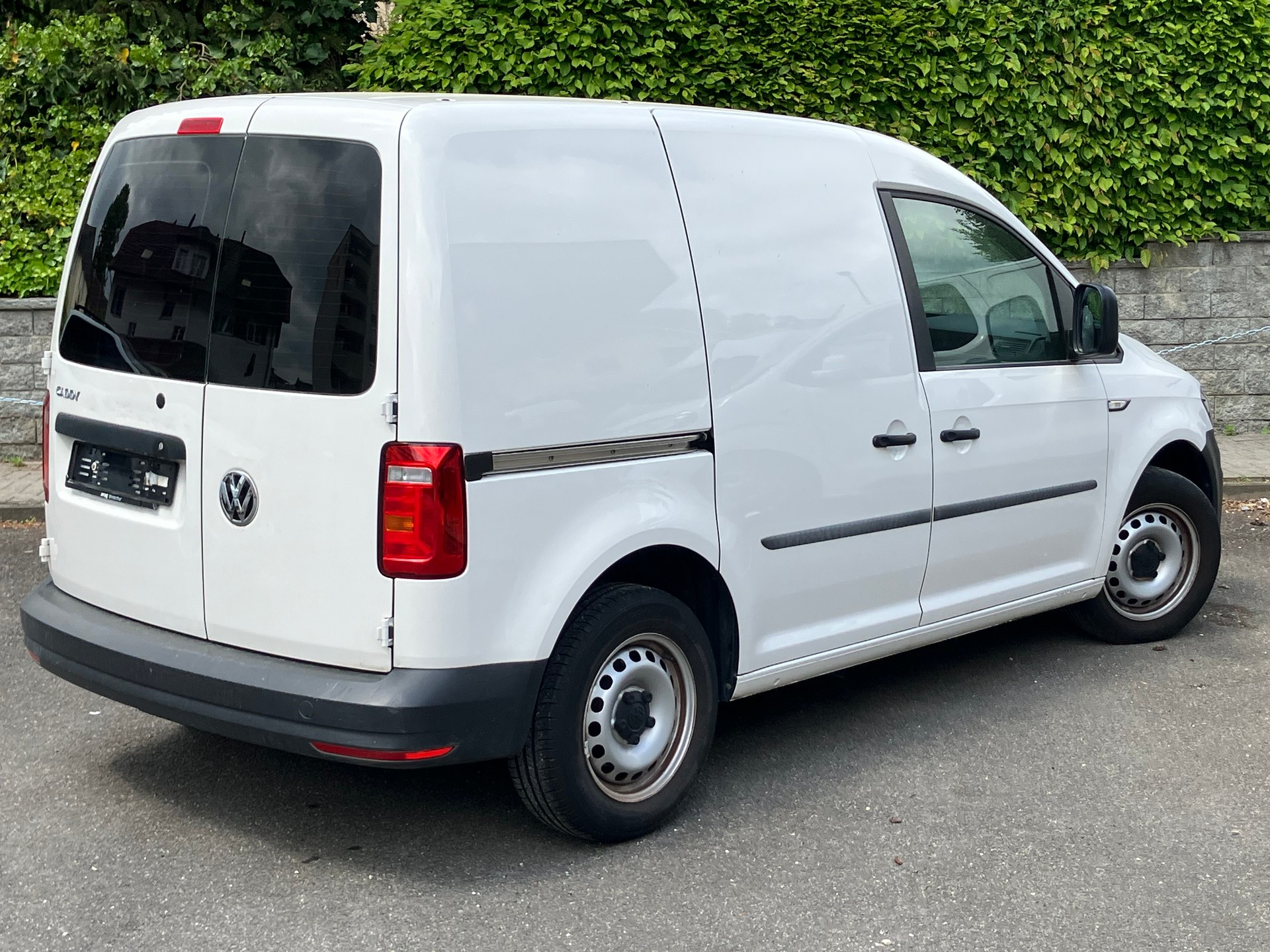 VW Caddy 1.2 TSI Entry BlueMotion Technology-image-1
