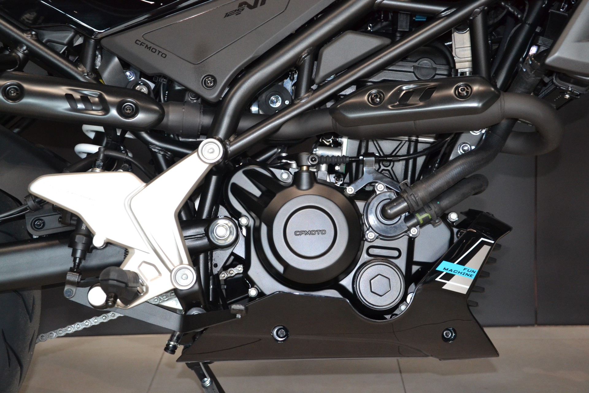 CF MOTO 125 NK-image-8