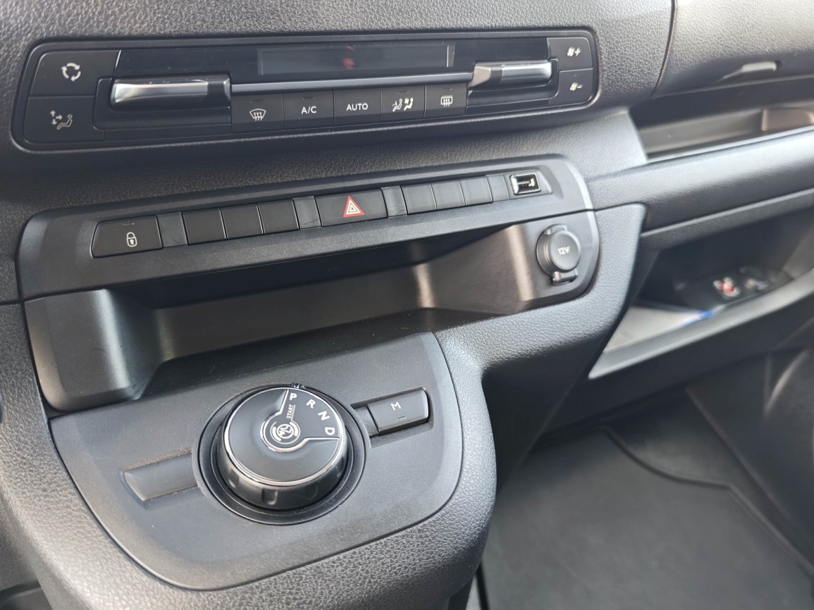 FIAT Scudo Kombi L3 2.0 Multijet 180 Swiss Plus 9-image-12