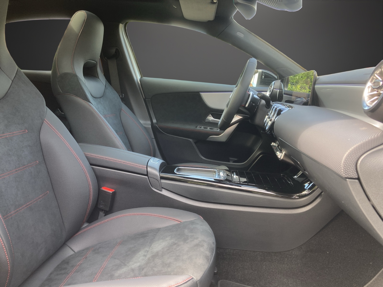 MERCEDES-BENZ A 200 7G-DCT Night Star-image-11