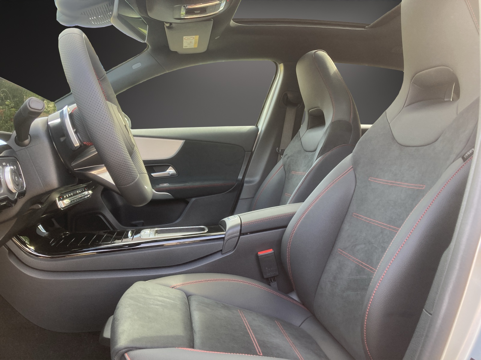 MERCEDES-BENZ A 200 7G-DCT Night Star-image-9