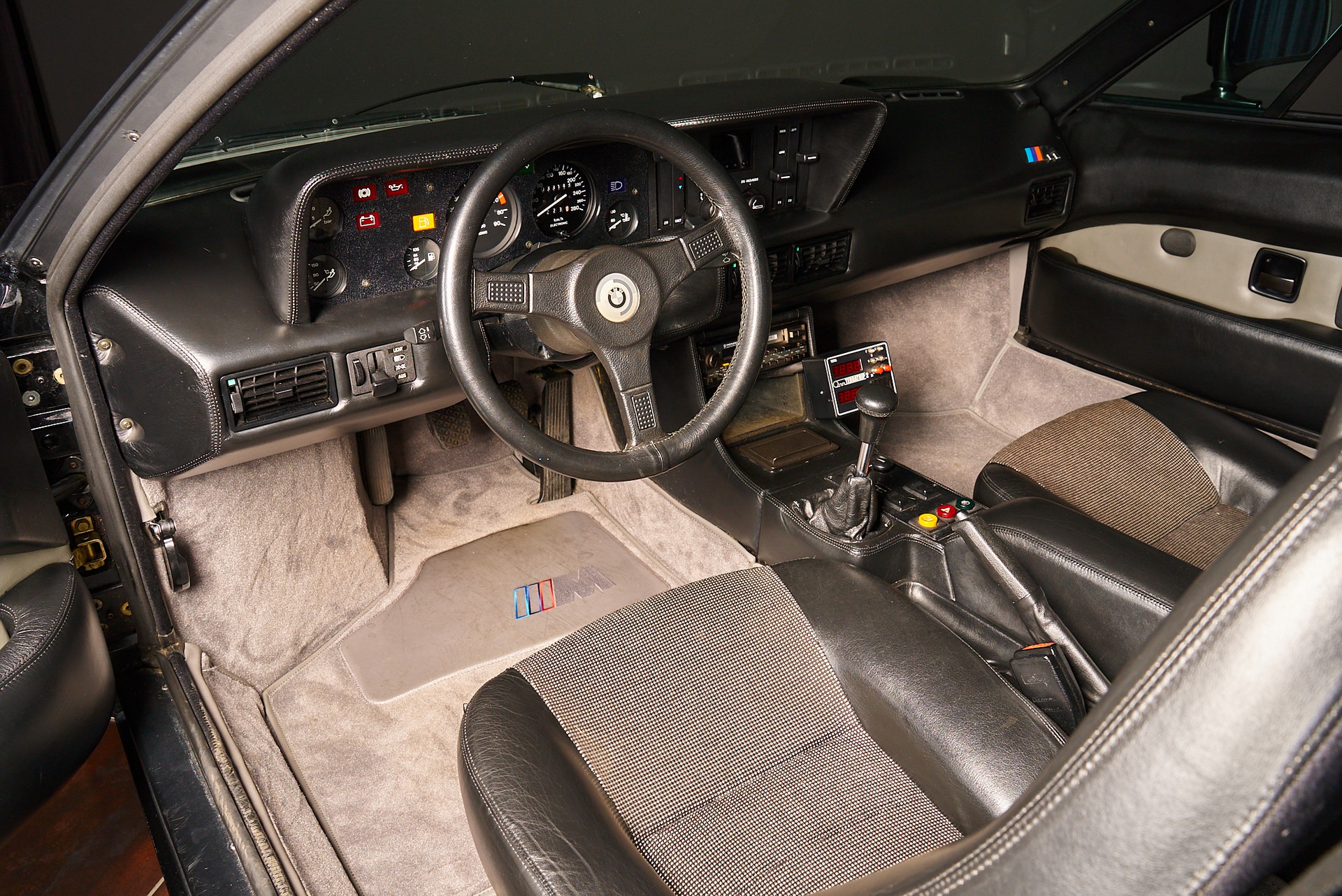 BMW M 1-image-15