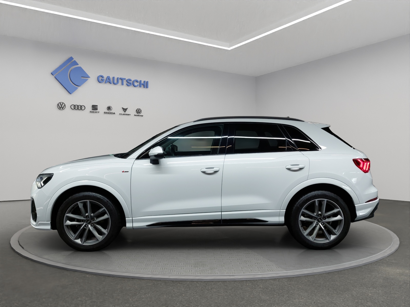 AUDI Q3 35 TDI S line quattro S-tronic-image-1