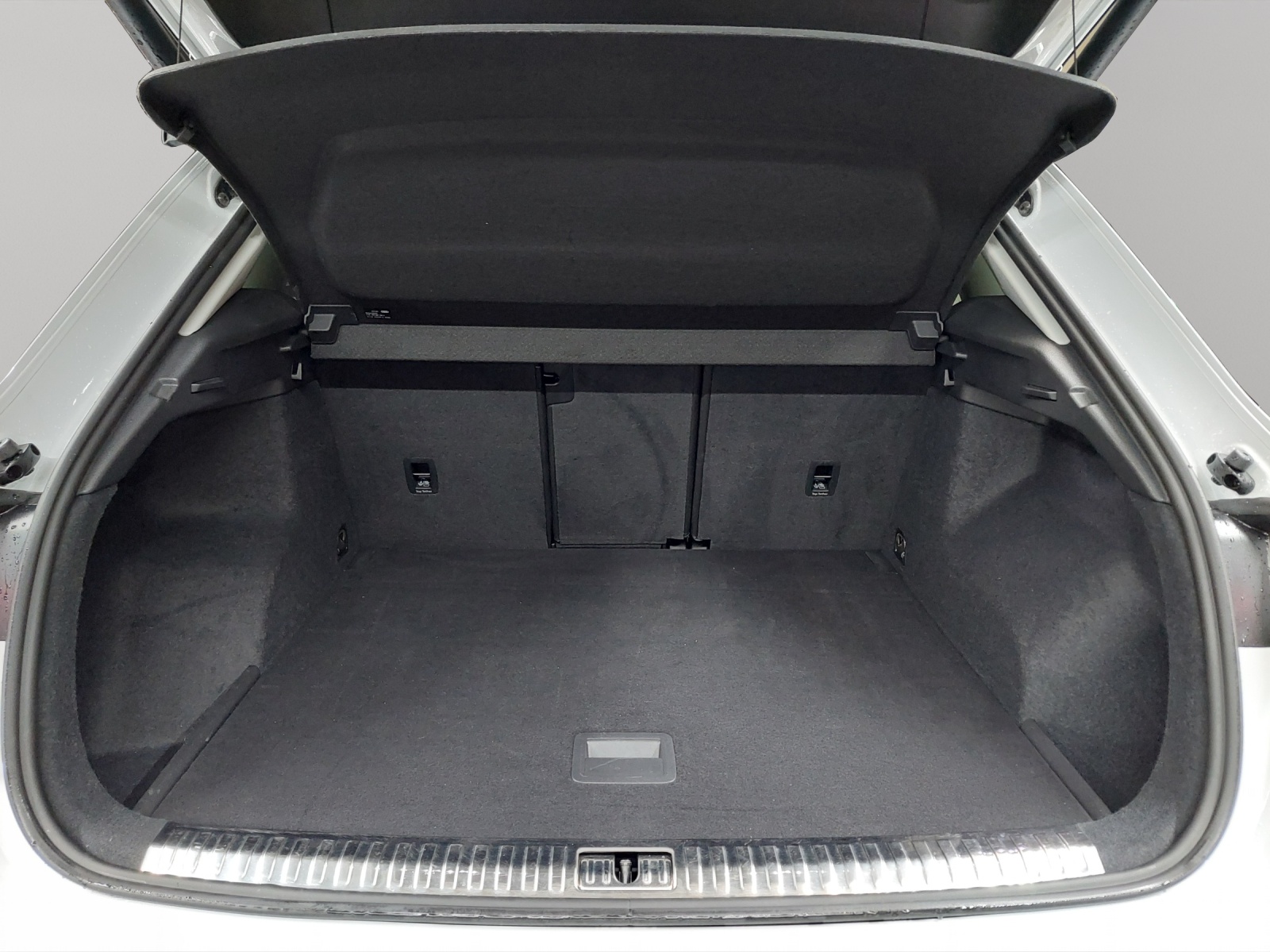 AUDI Q3 35 TDI S line quattro S-tronic-image-10