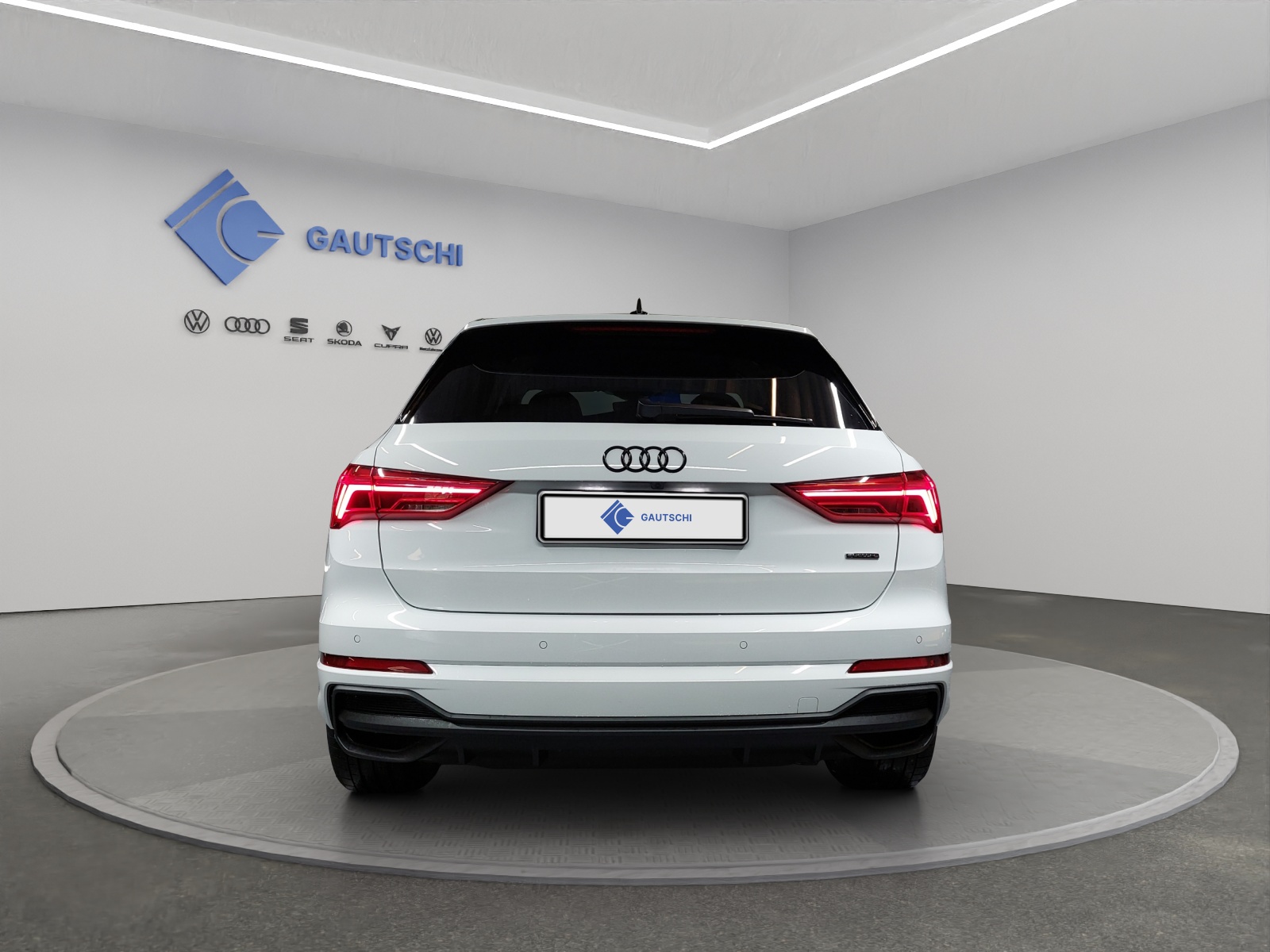 AUDI Q3 35 TDI S line quattro S-tronic-image-3