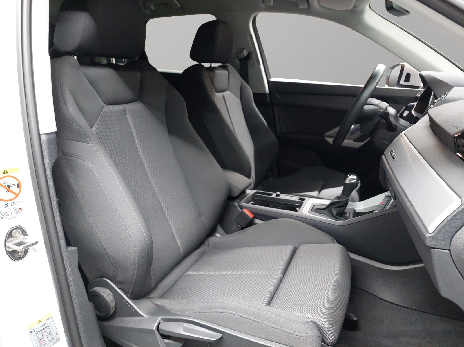 AUDI Q3 35 TDI S line quattro S-tronic-image-8