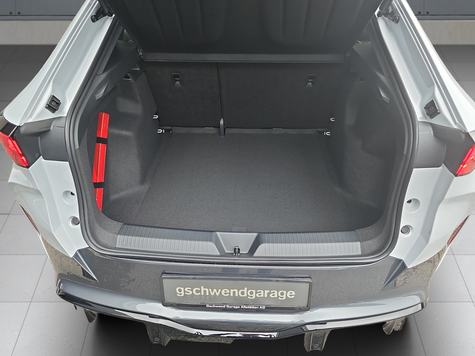 CUPRA Tavascan 77 kWh Edge 4D-image-14