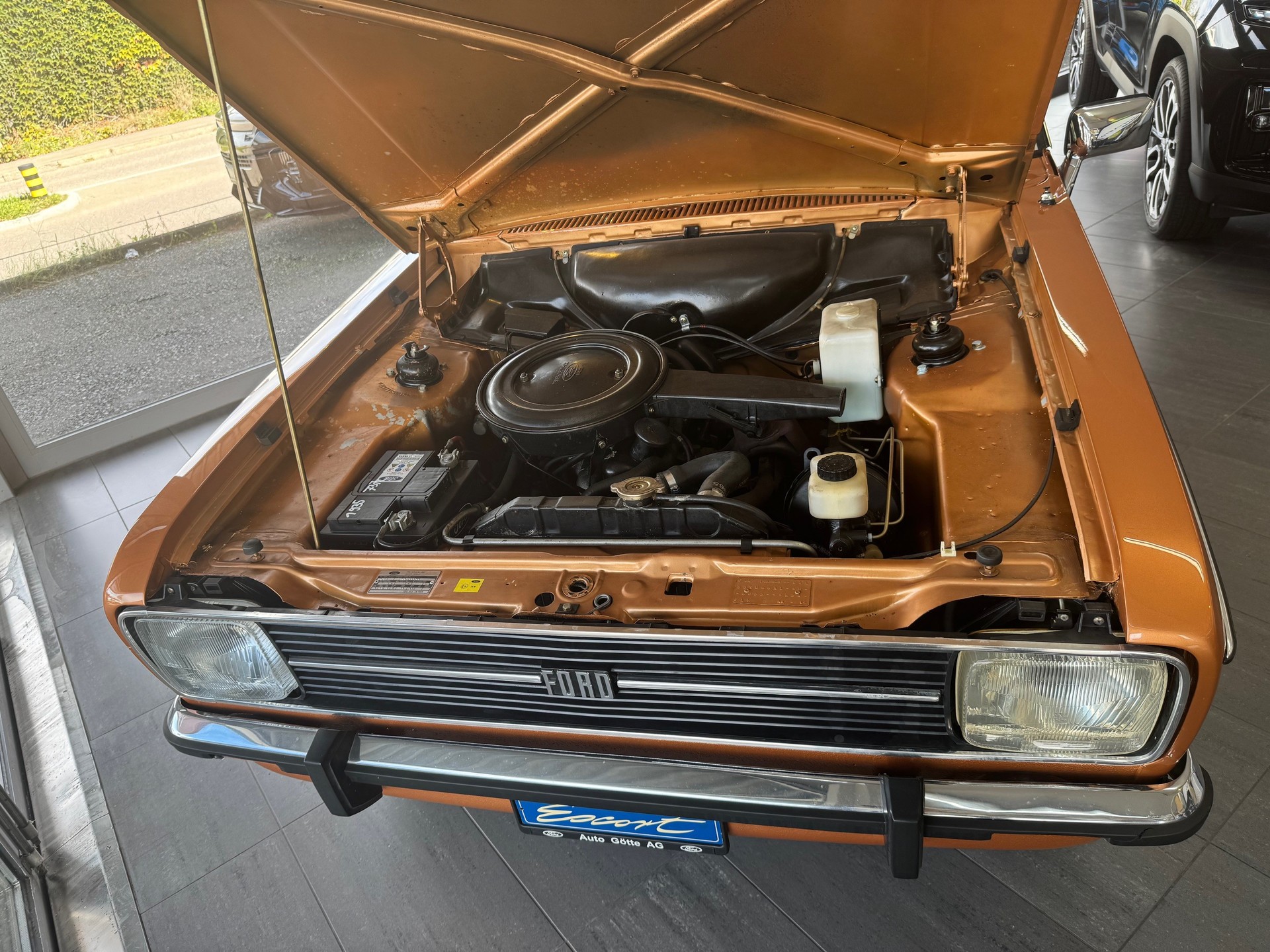 FORD Escort 1.6 Ghia-image-1