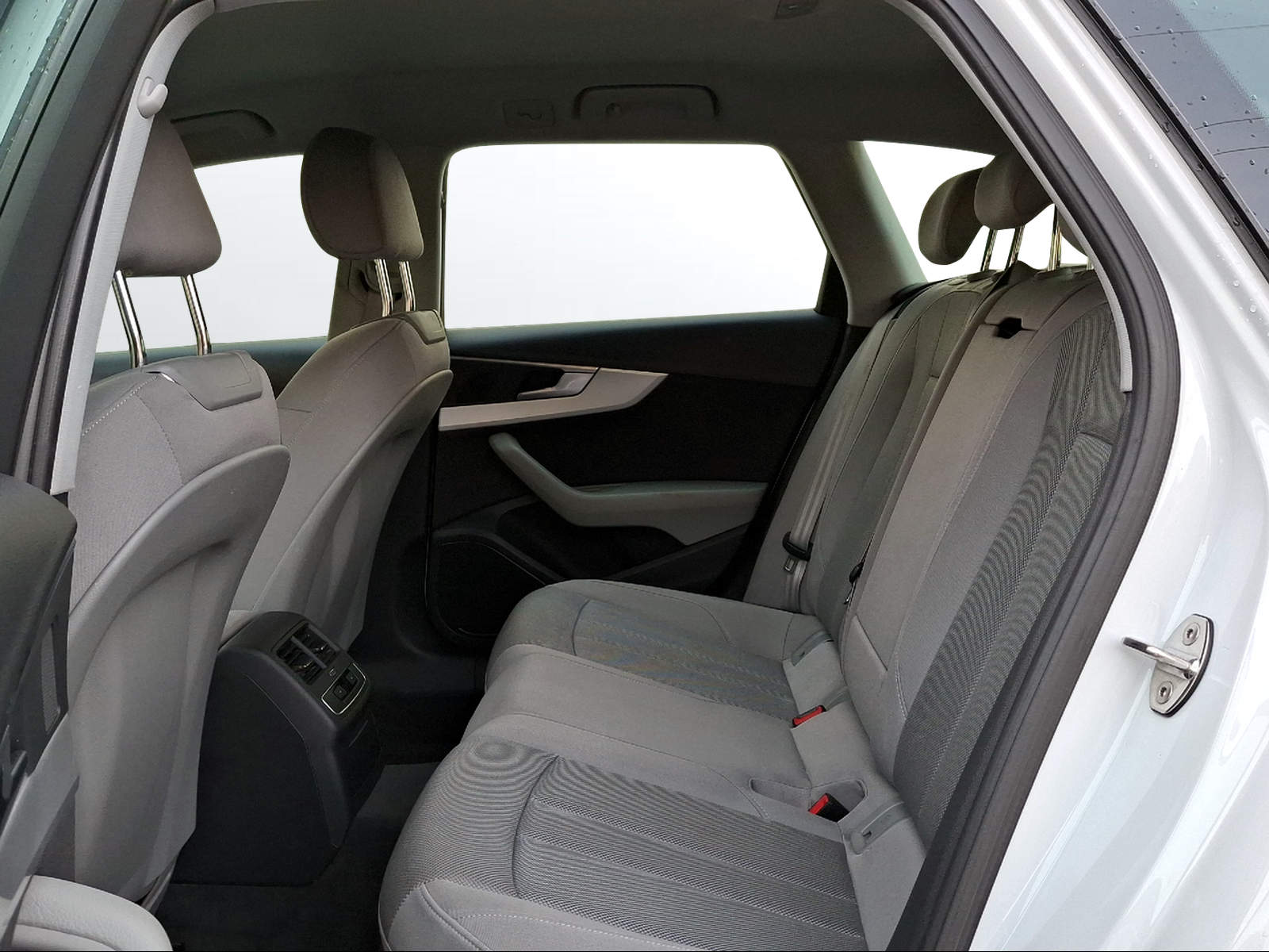 AUDI A4 Avant 2.0 TFSI quattro S-tronic-image-11