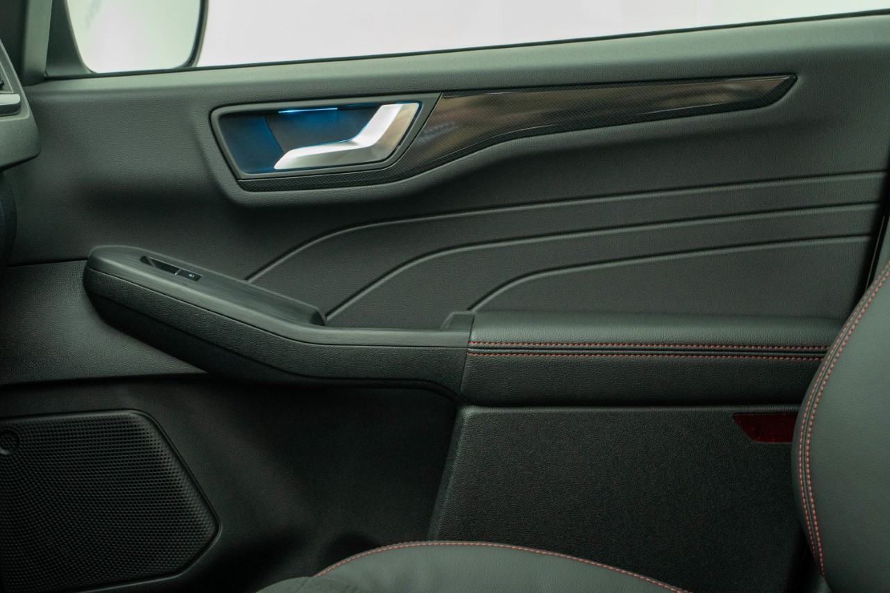 FORD Kuga 2.5 Plug-in Hybrid ST-Line X-image-10