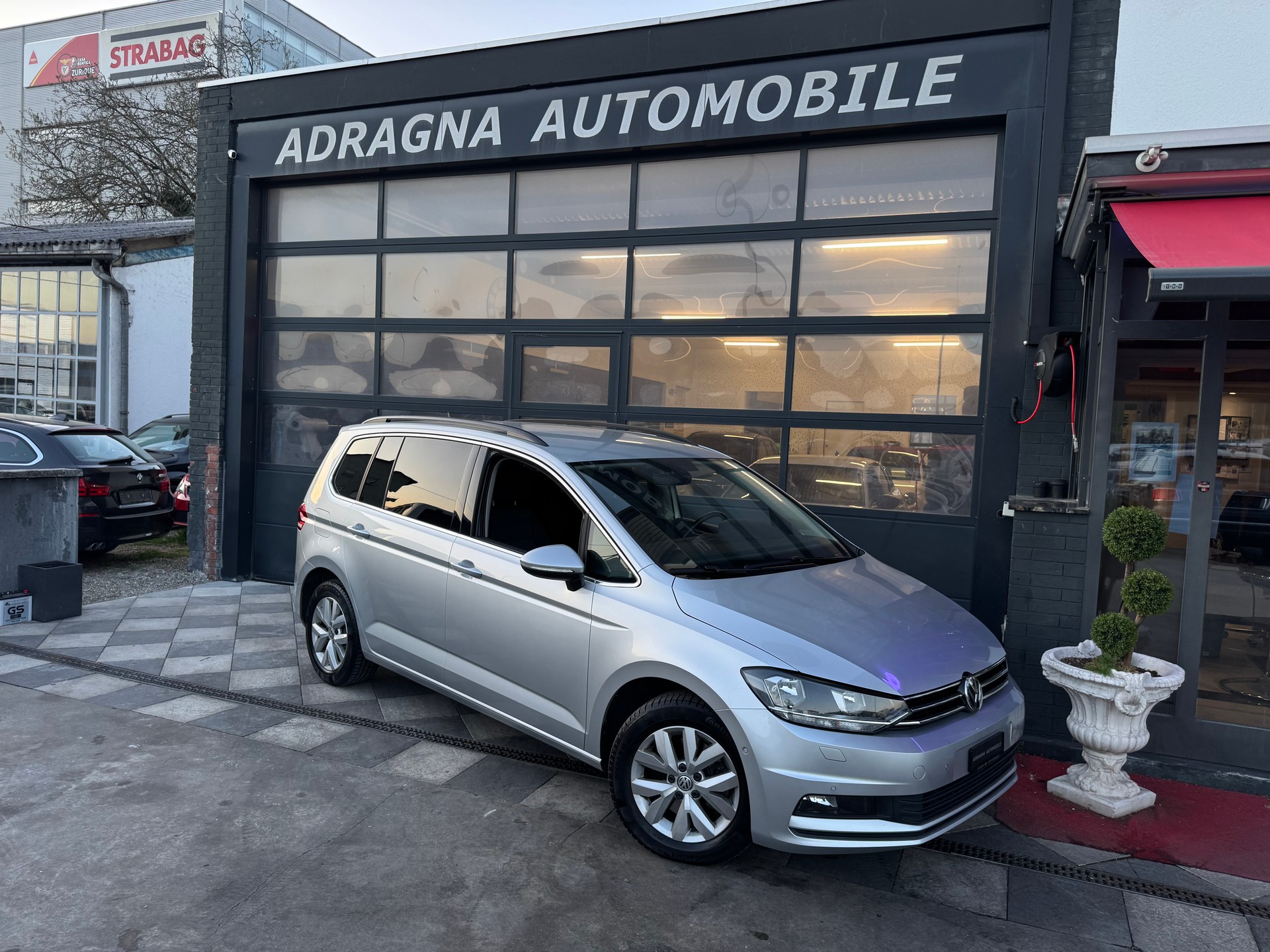 VW Touran 2.0 TDI BlueMotion Technology United DSG-image-1