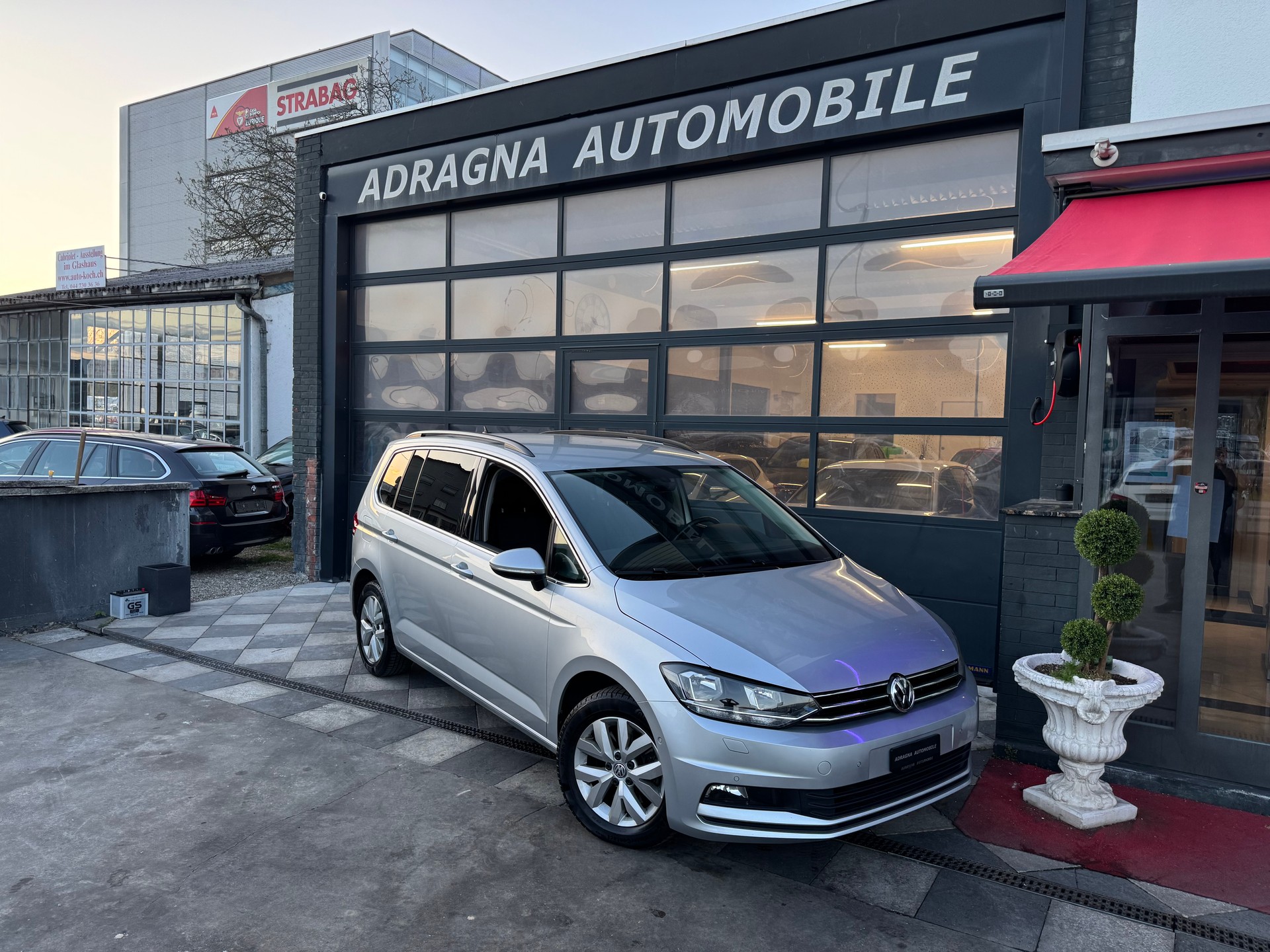 VW Touran 2.0 TDI BlueMotion Technology United DSG-image-0