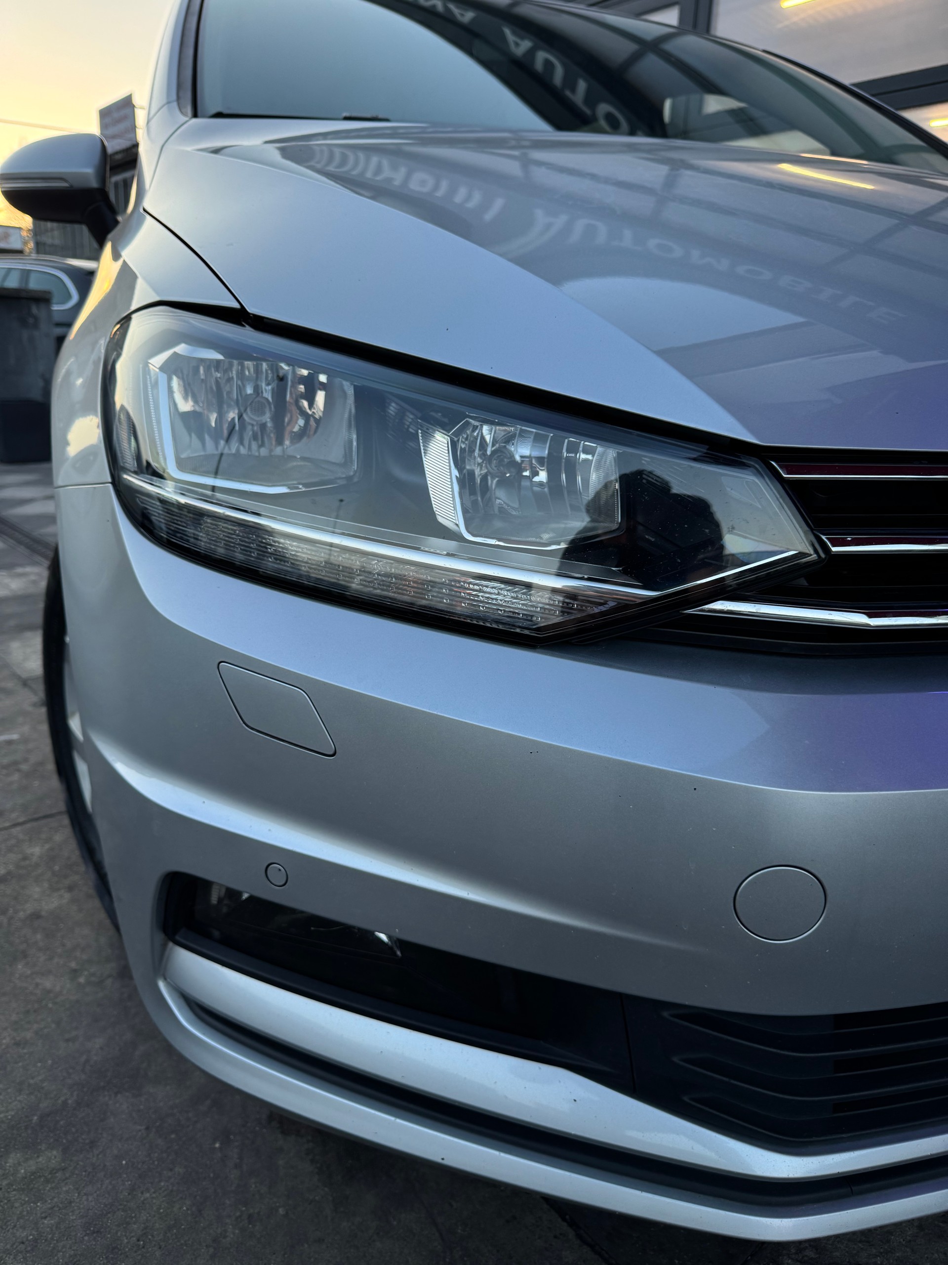 VW Touran 2.0 TDI BlueMotion Technology United DSG-image-2
