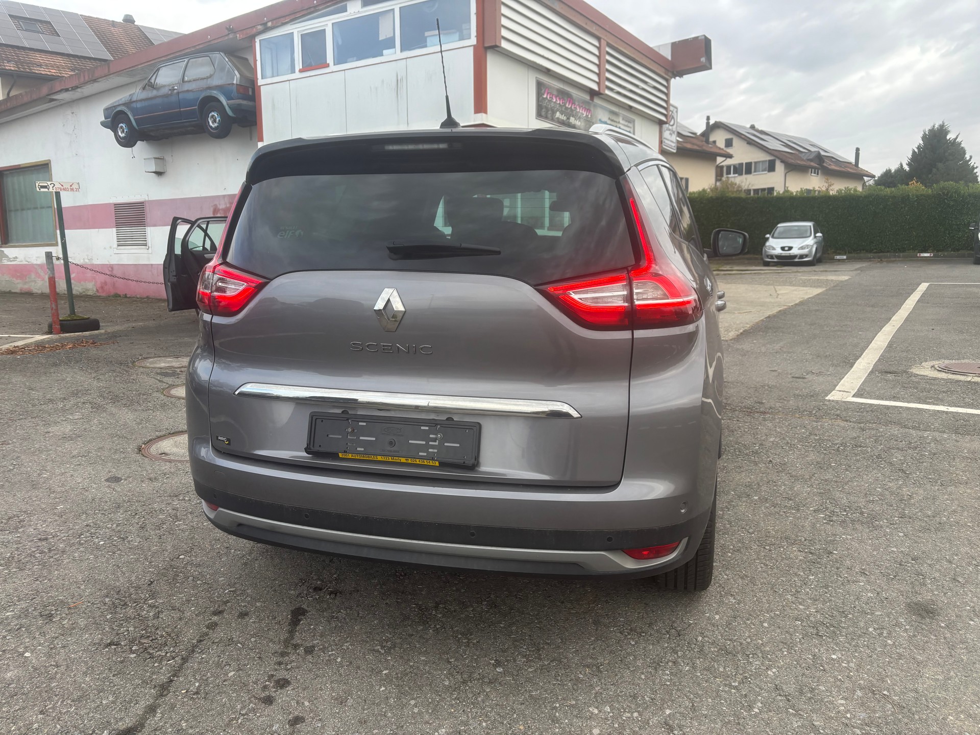 RENAULT Grand Scénic 1.8 dCi Initiale EDC-image-13
