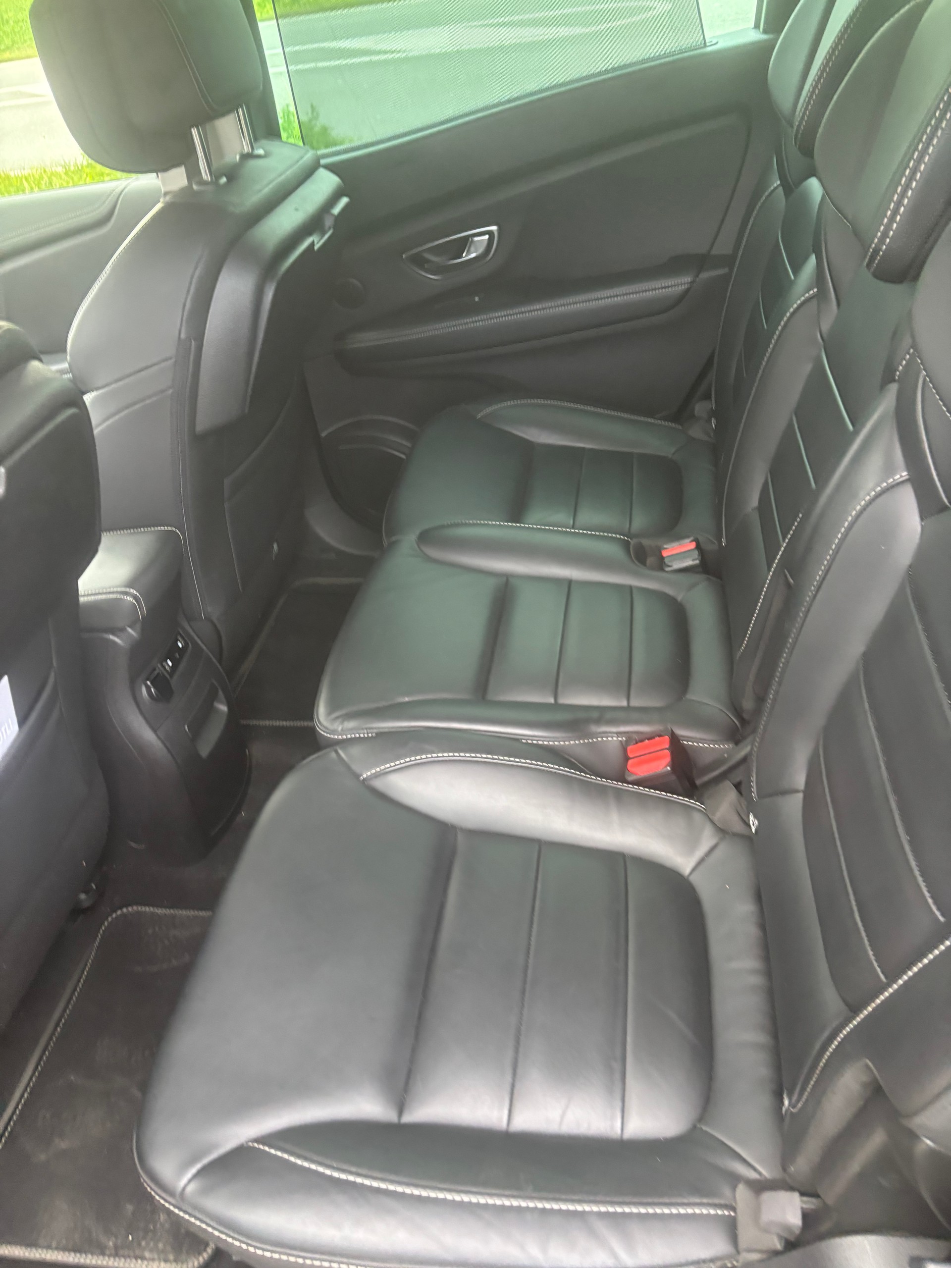RENAULT Grand Scénic 1.8 dCi Initiale EDC-image-9