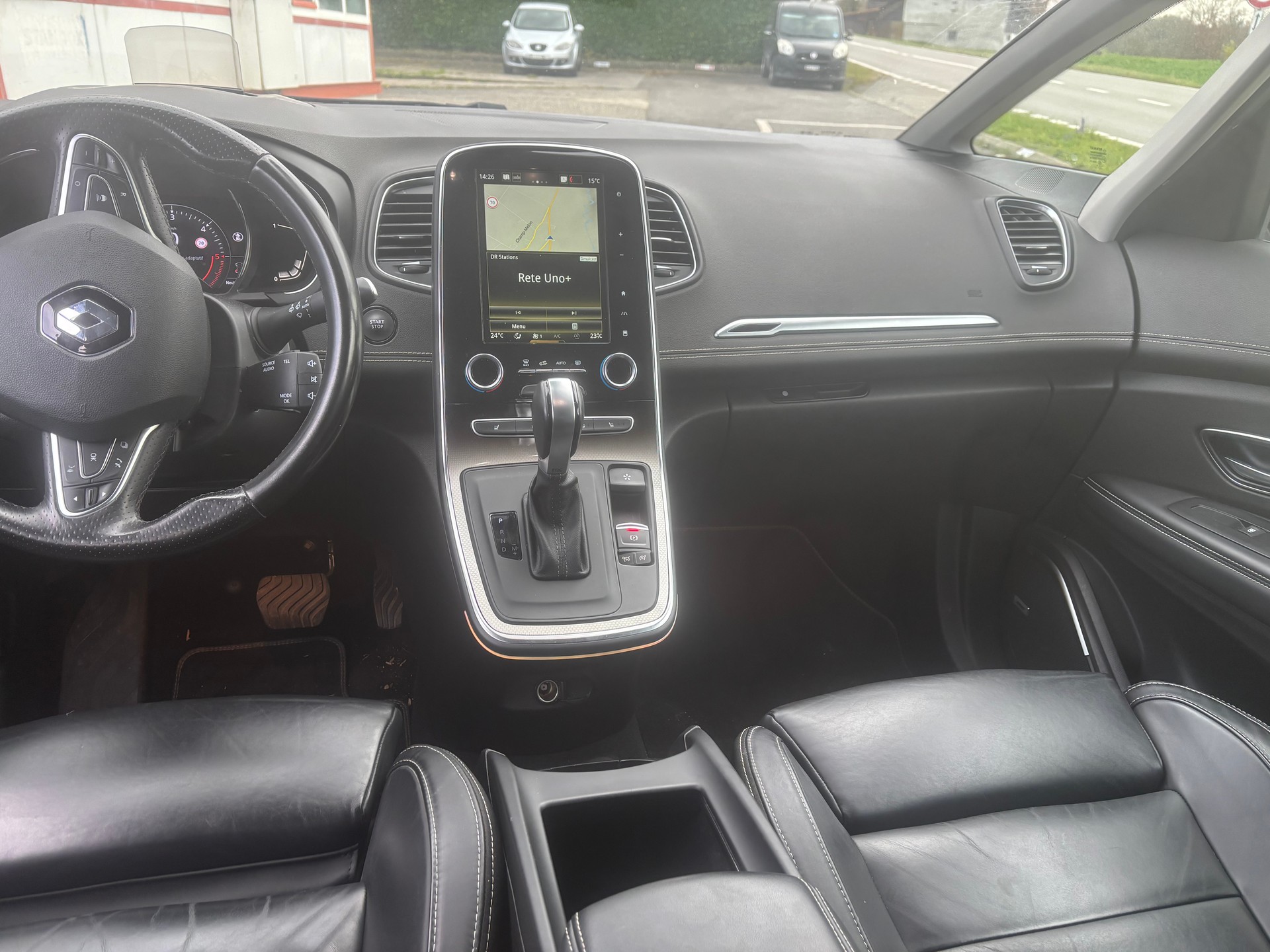RENAULT Grand Scénic 1.8 dCi Initiale EDC-image-4