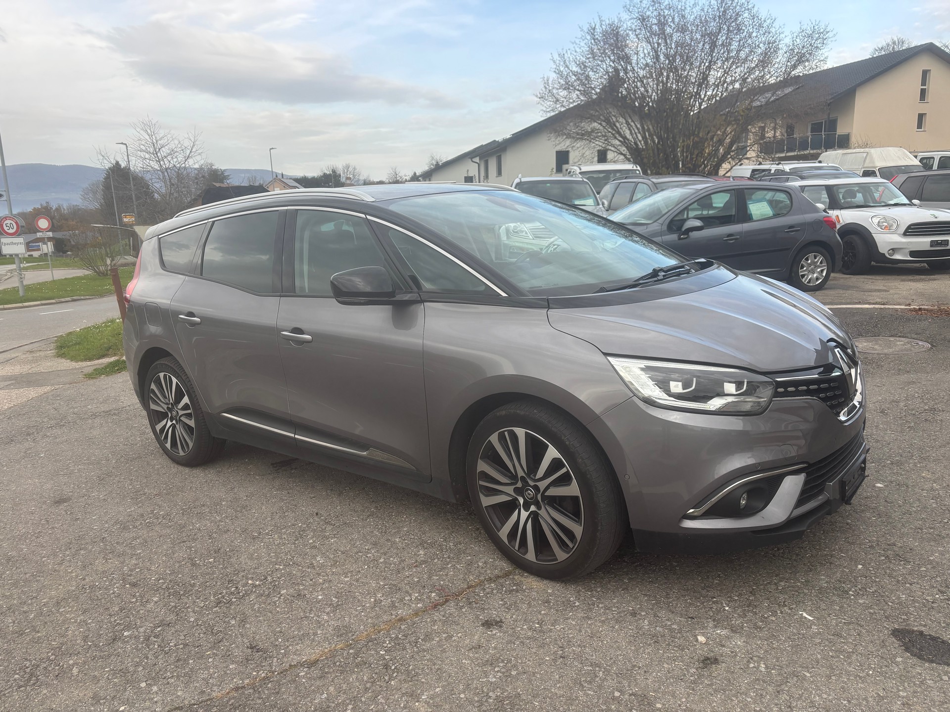 RENAULT Grand Scénic 1.8 dCi Initiale EDC-image-6