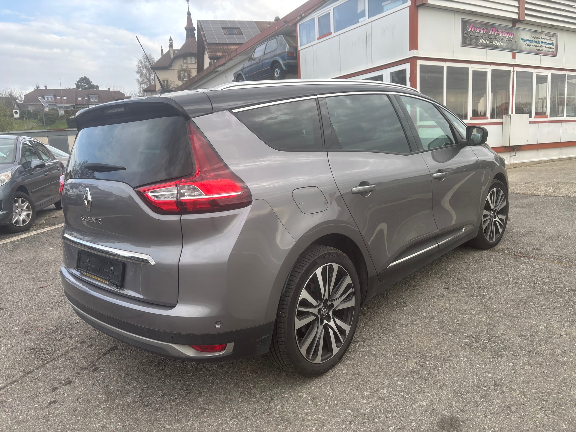 RENAULT Grand Scénic 1.8 dCi Initiale EDC-image-2