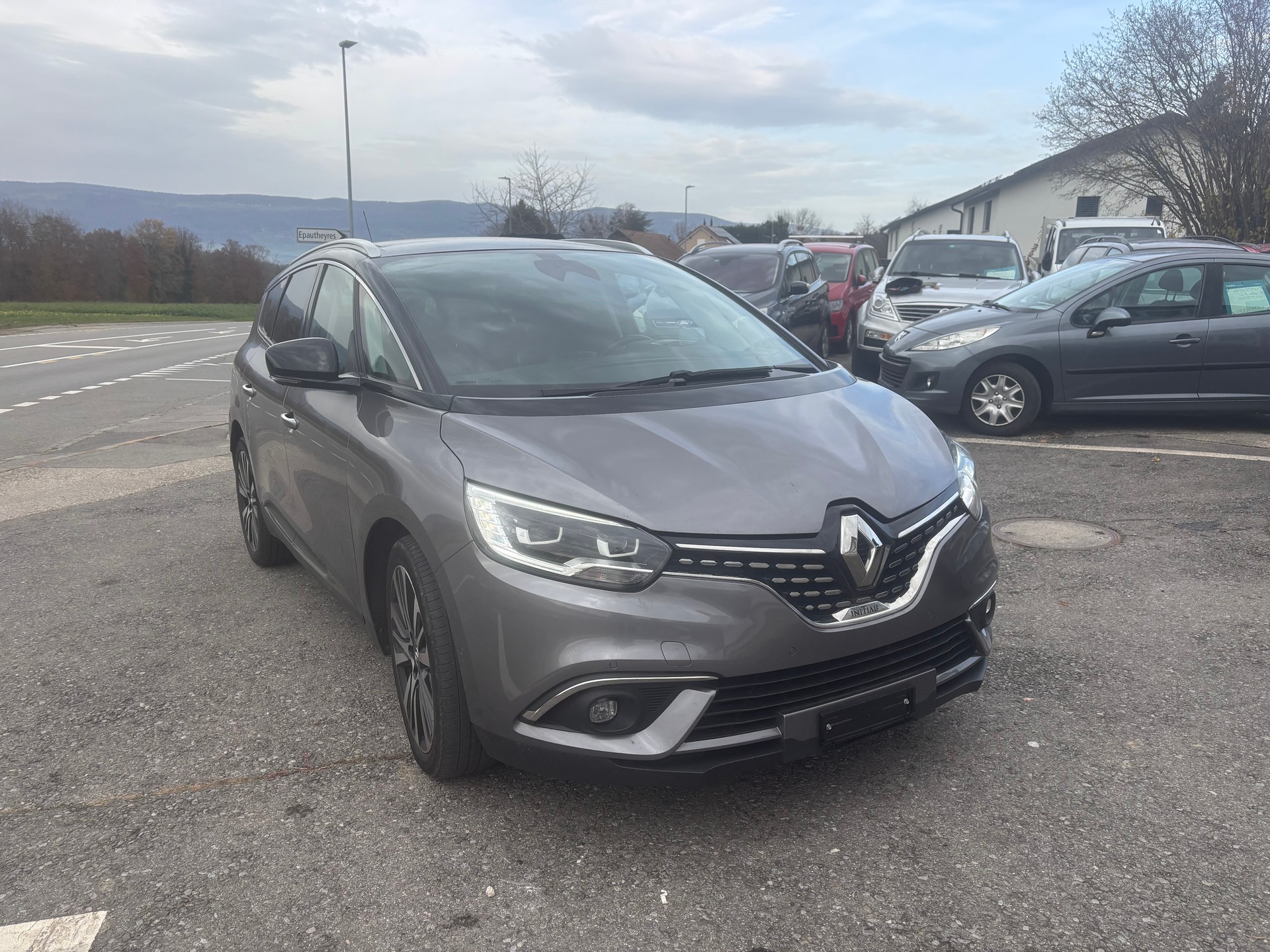 RENAULT Grand Scénic 1.8 dCi Initiale EDC-image-1