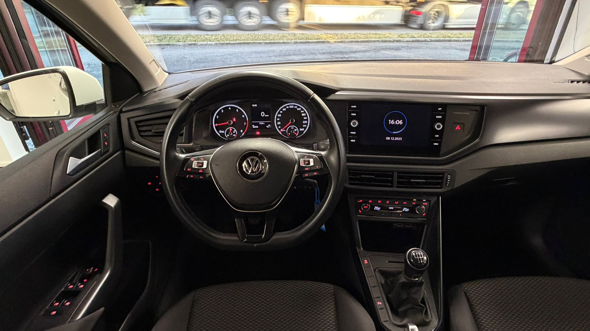 VW Polo 1.0 MPI Trendline – Sparsam, zuverlässig & ideal für den Alltag!-image-11