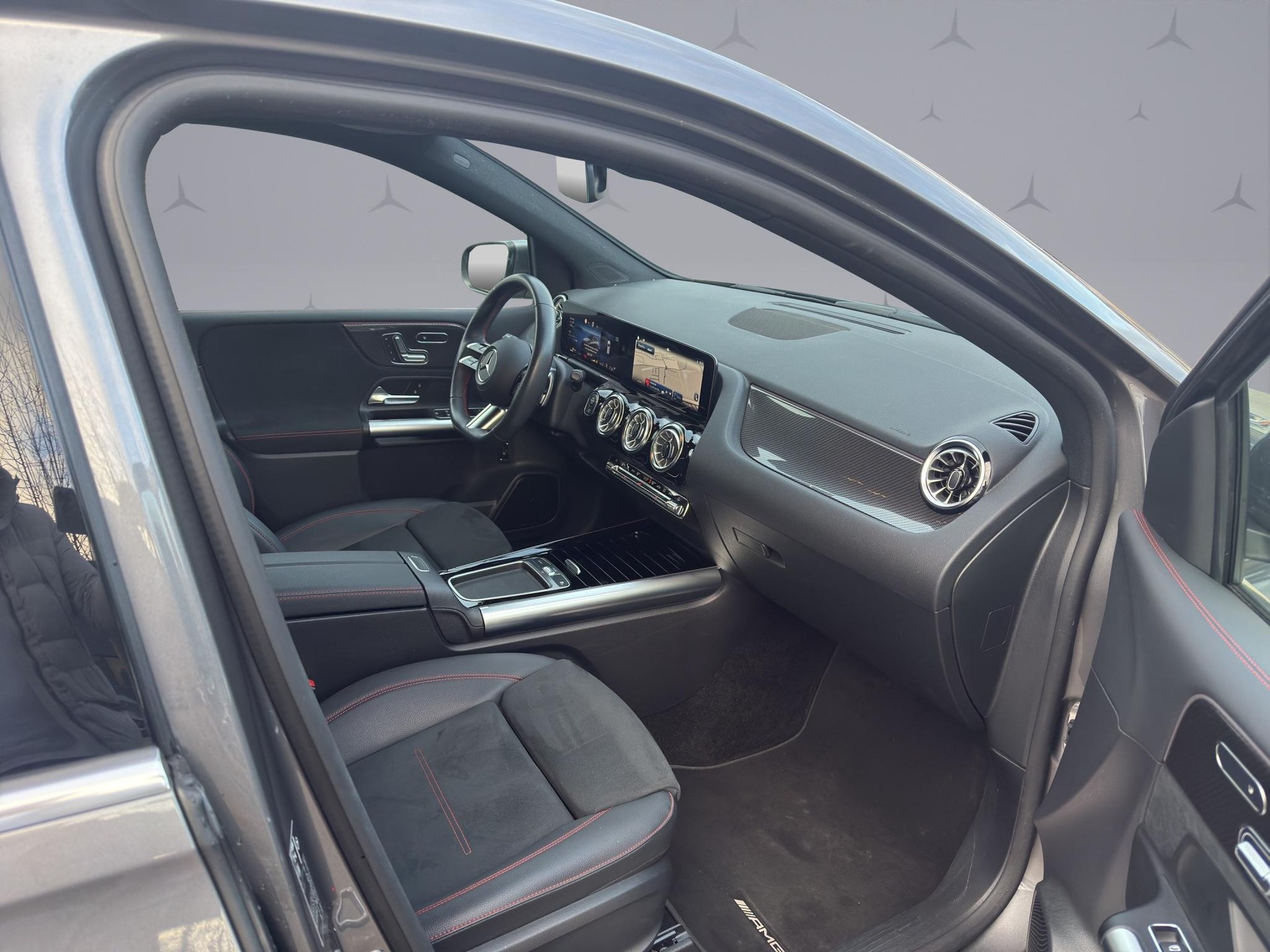 MERCEDES-BENZ B 220 d AMG Line-image-16