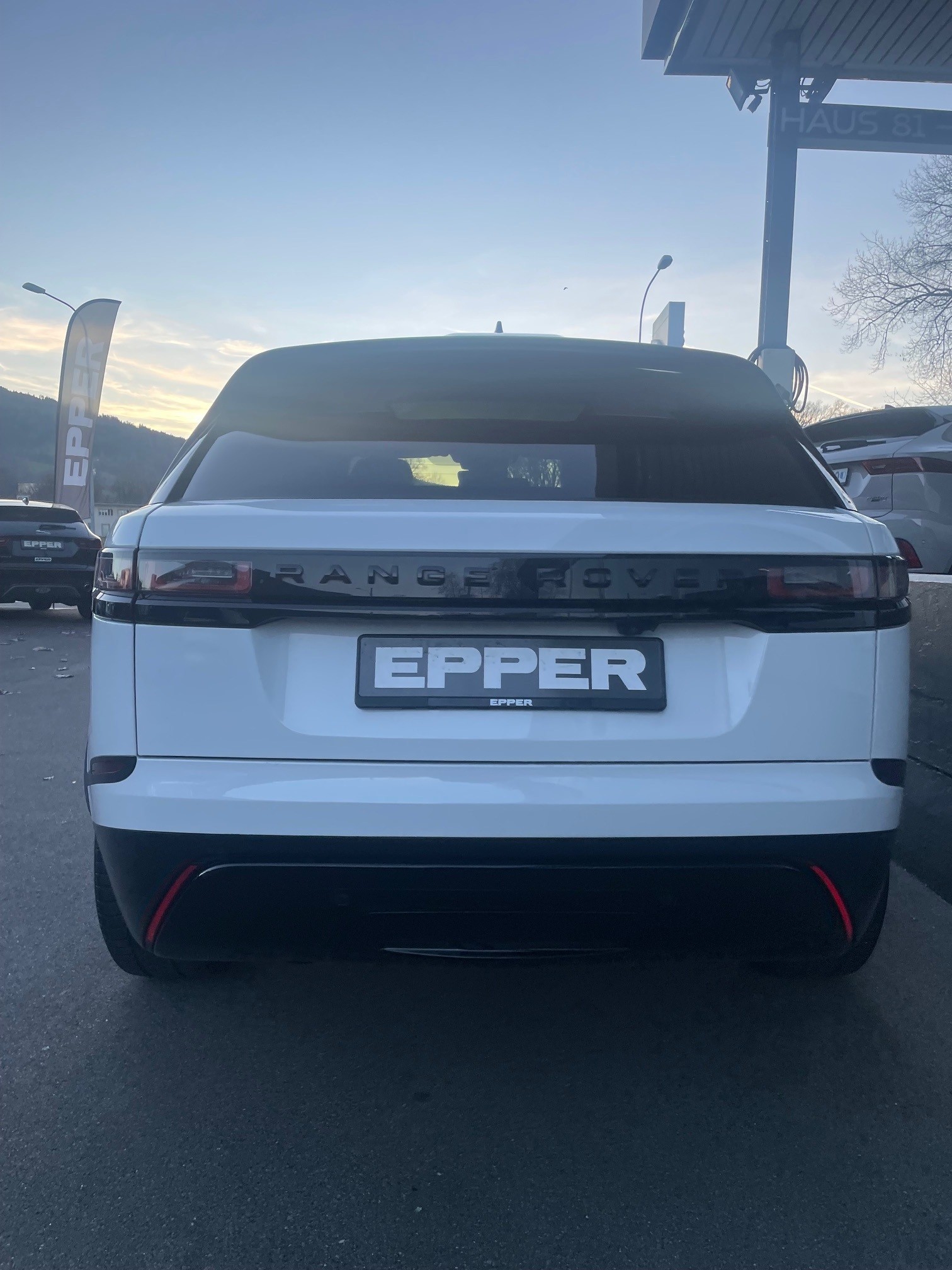 LAND ROVER Range Rover Velar 2.0 T SE-image-19
