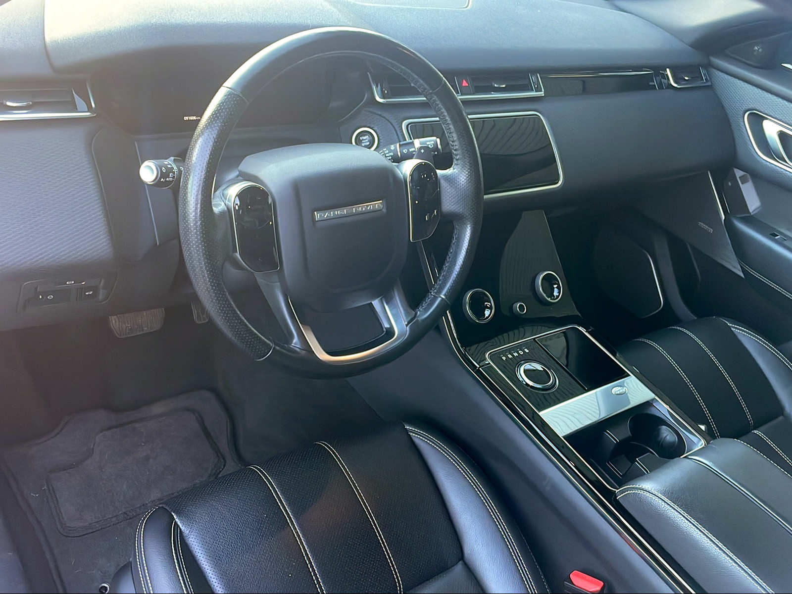 LAND ROVER Range Rover Velar 2.0 T SE-image-4