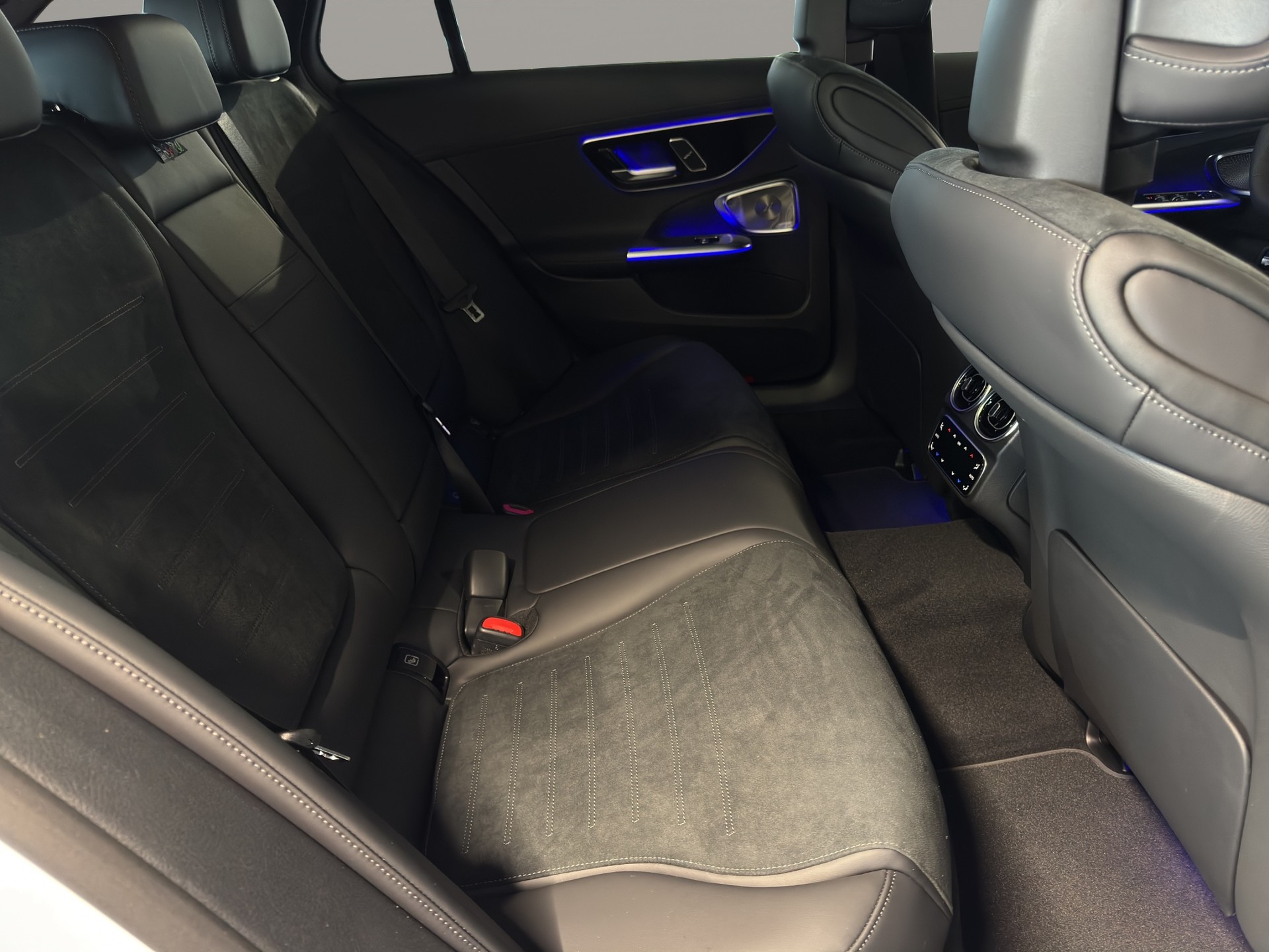 MERCEDES-BENZ C 220 d T 4 Matic Swiss Star-image-10