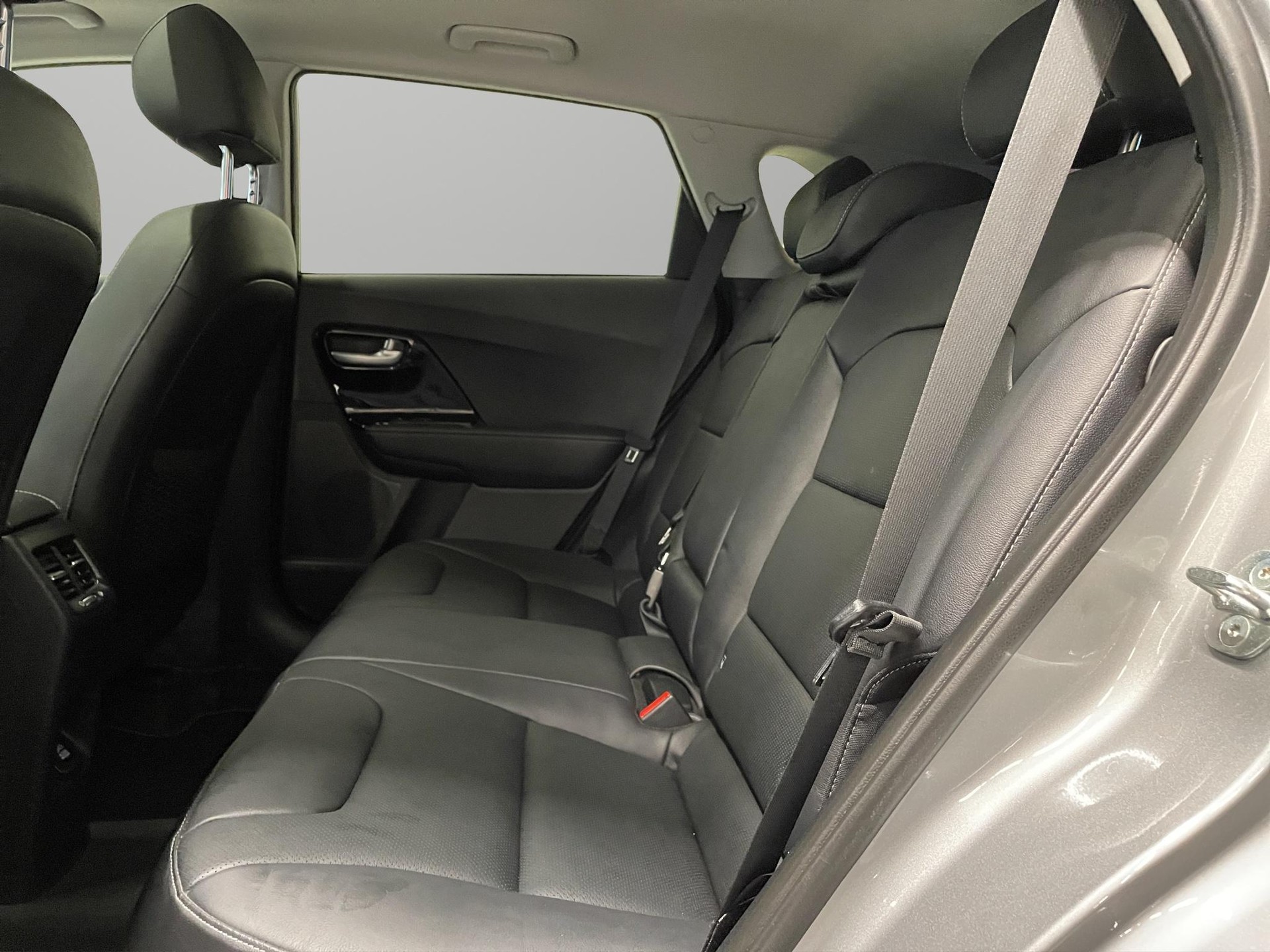 KIA Niro 1.6 GDi Plug-in Hybrid Style-image-6