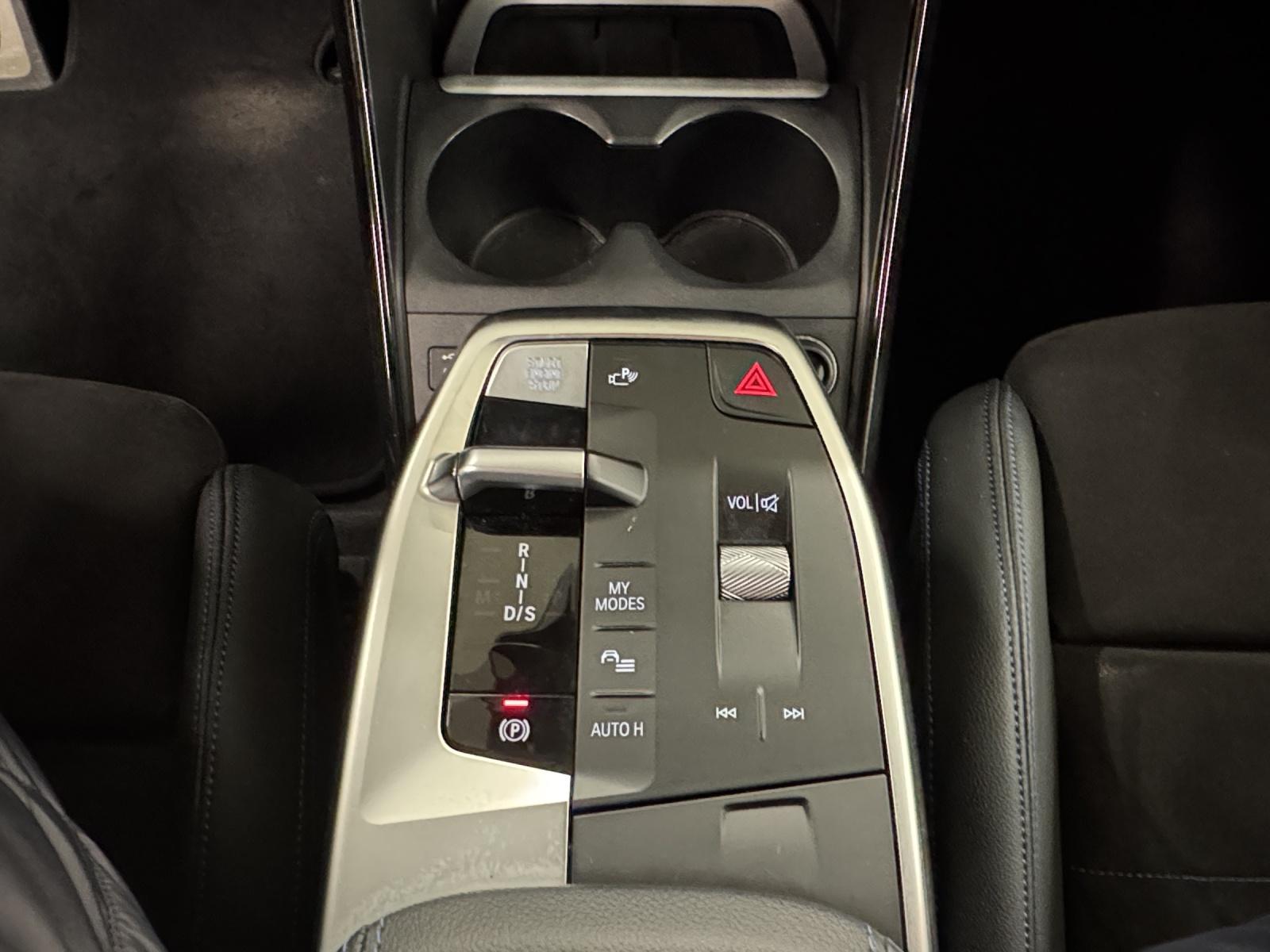 BMW 218i Active Tourer-image-19