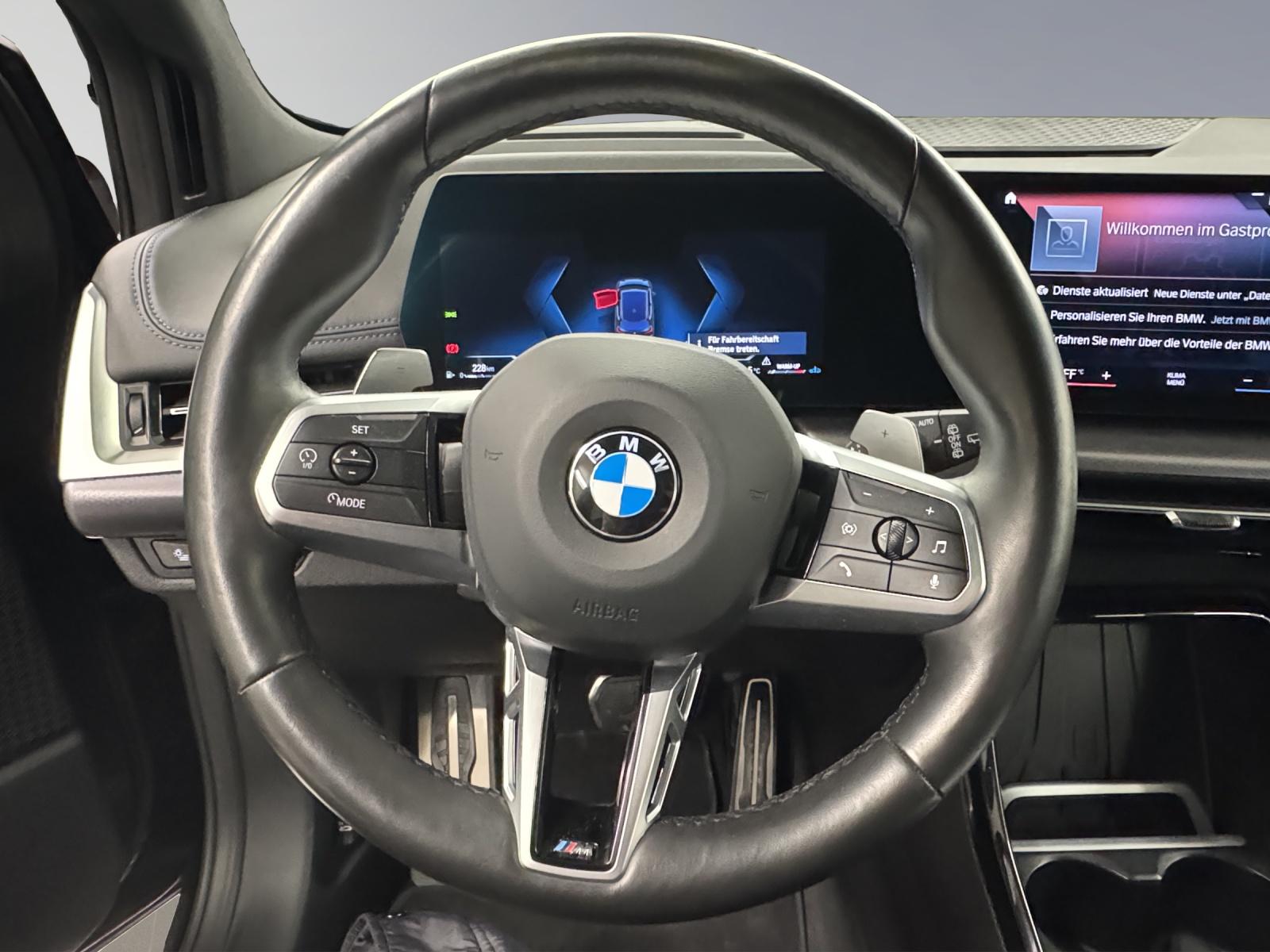 BMW 218i Active Tourer-image-15