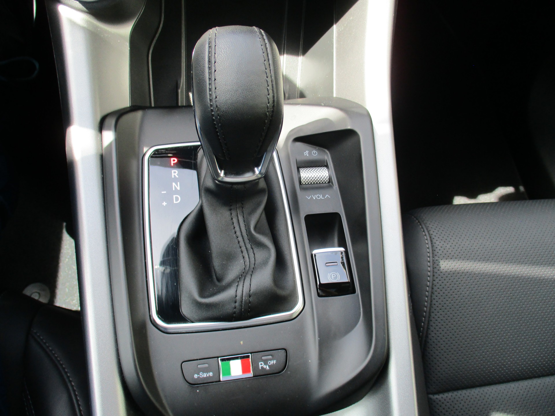 ALFA ROMEO Tonale 1.3 Plug-in-Hybrid Q4 Ti Pack Premium Sky-image-12