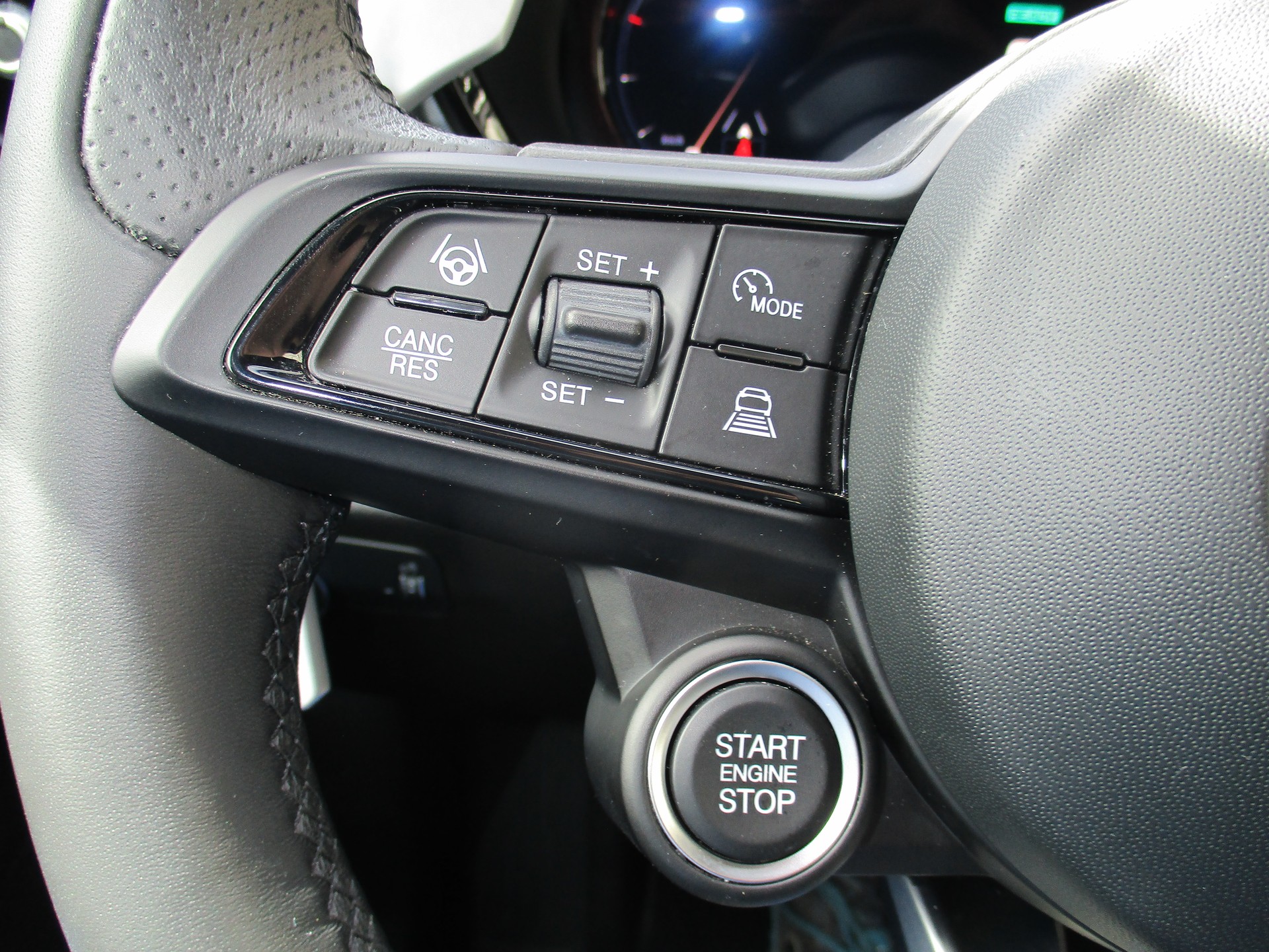 ALFA ROMEO Tonale 1.3 Plug-in-Hybrid Q4 Ti Pack Premium Sky-image-13