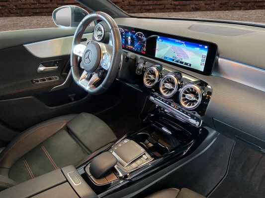 MERCEDES-BENZ A 35 AMG 4Matic-image-13