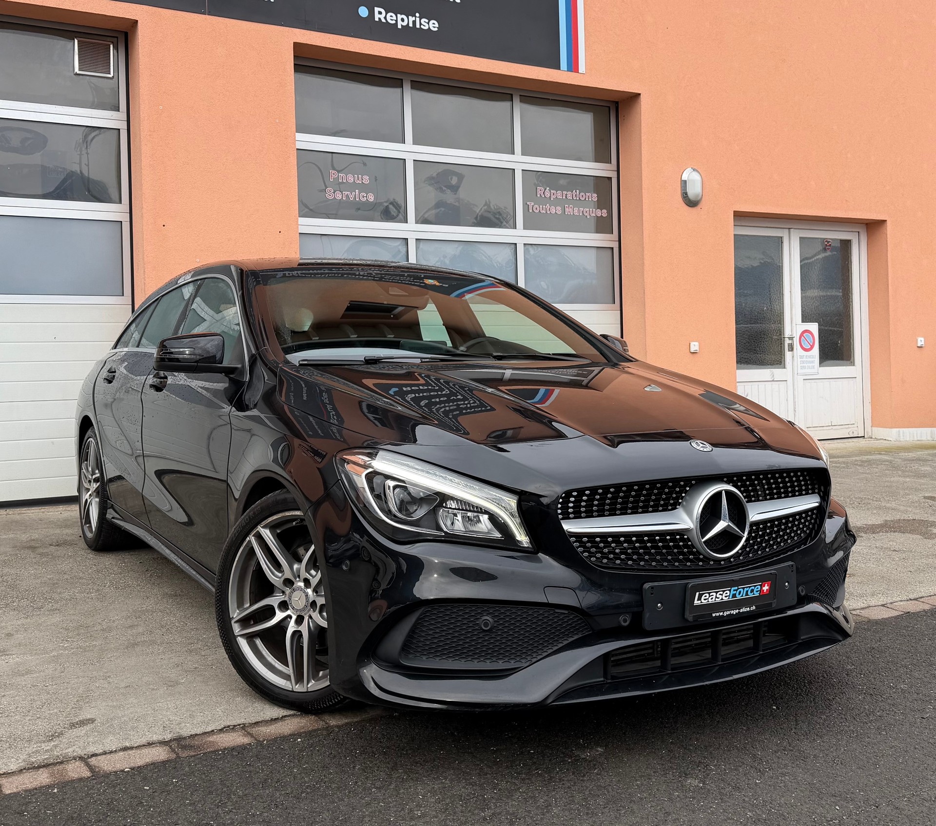 MERCEDES-BENZ CLA Shooting Brake 200 AMG Line 7G-DCT