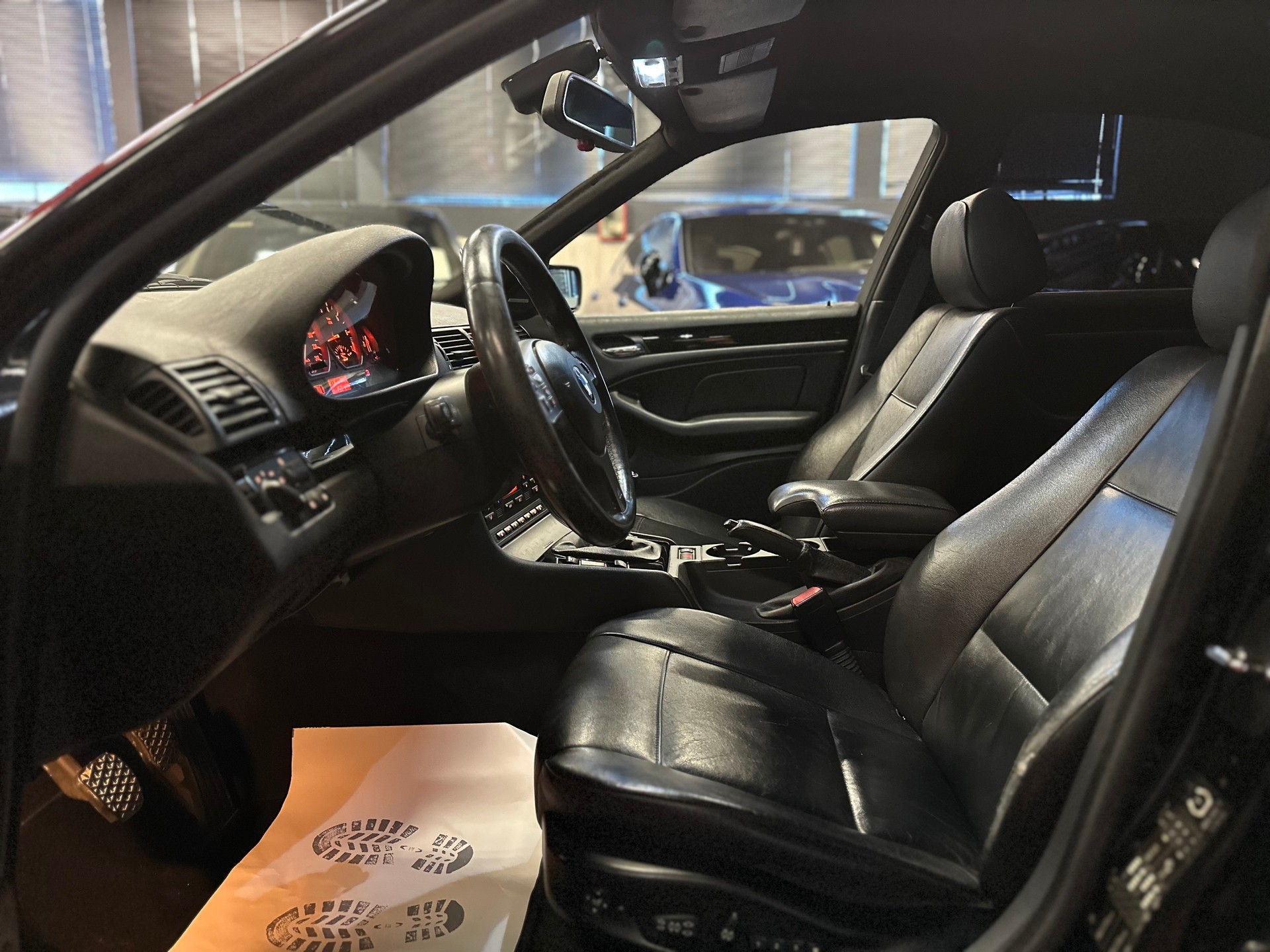 BMW 330xi / Schaltgetriebe / M-Sport Paket / Neu Lackiert / Frisch ab ü4000,- CHF Service-image-13
