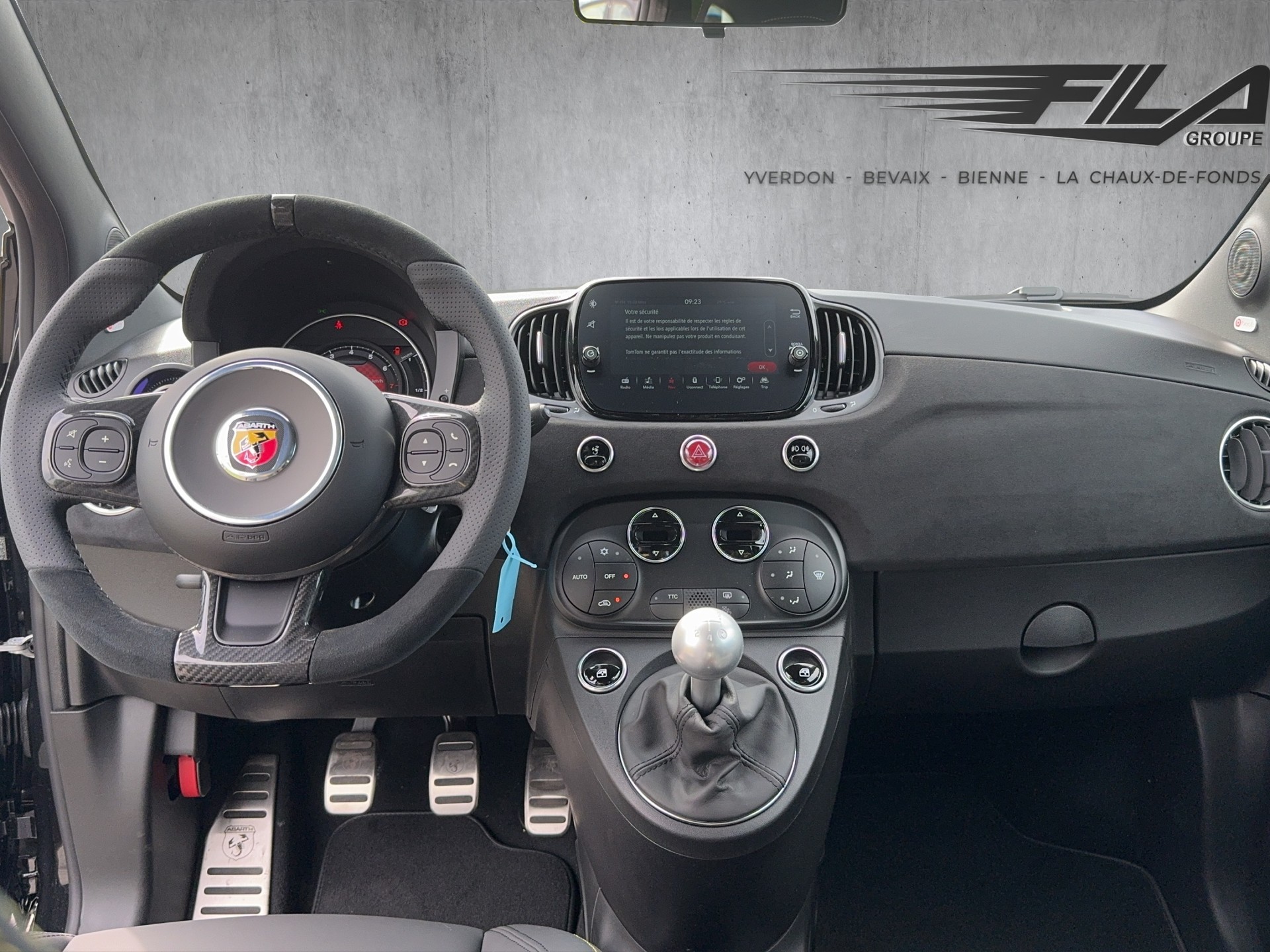 FIAT 695 Abarth 1.4 T-Jet 180 75 Anniversari-image-8