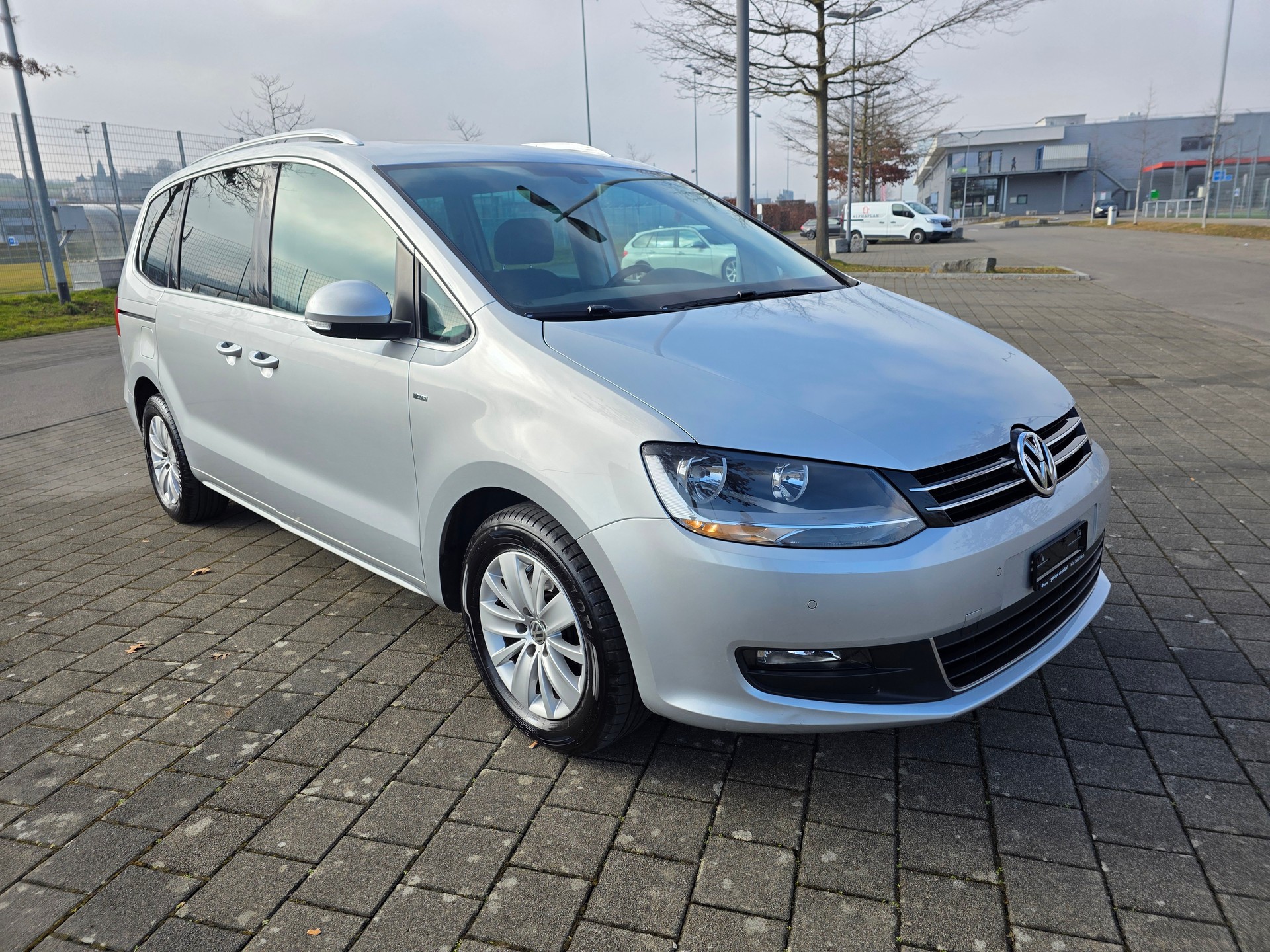 VW Sharan 2.0 TDI BMT Comfortline DSG-image-1