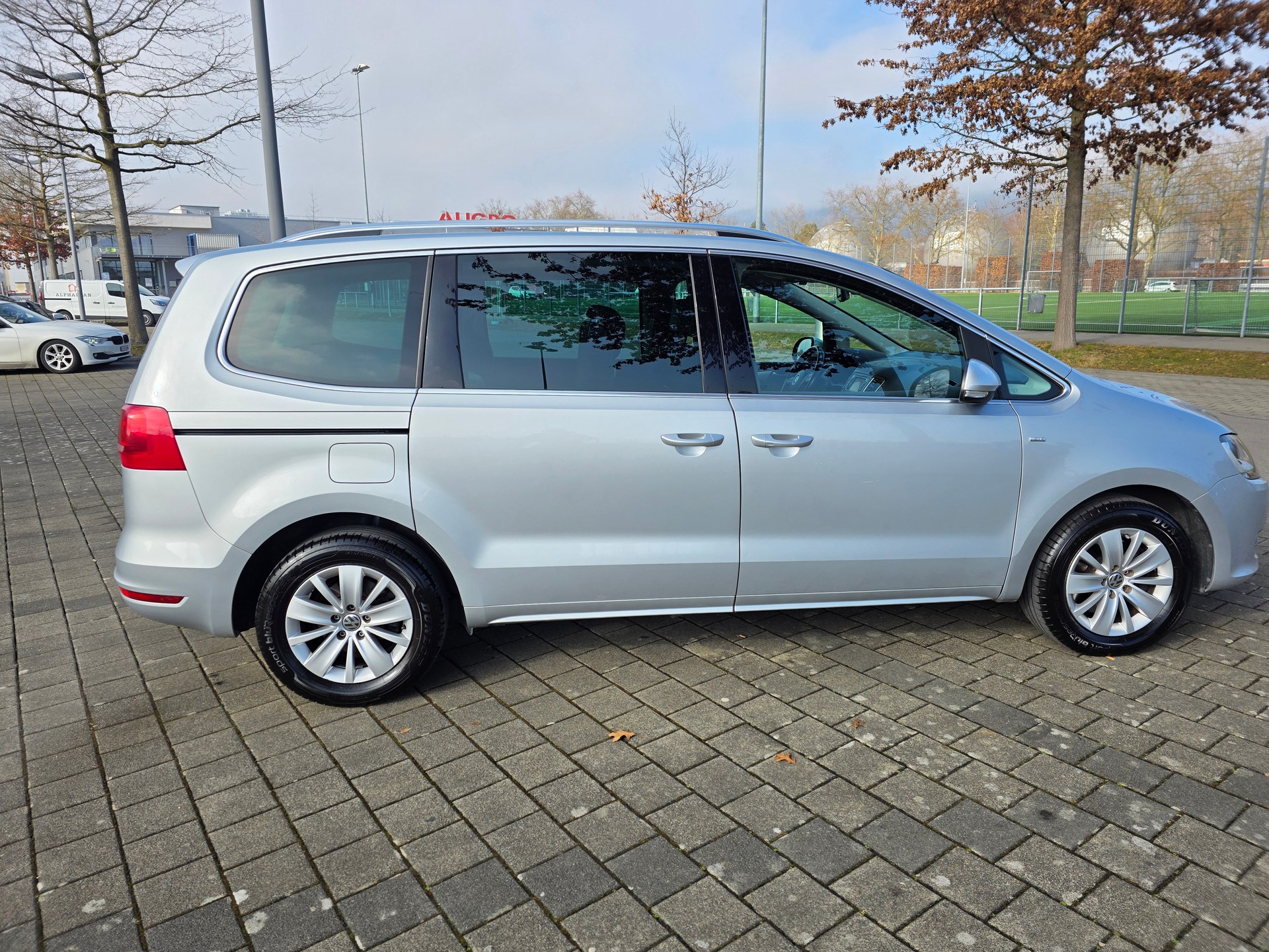 VW Sharan 2.0 TDI BMT Comfortline DSG-image-5