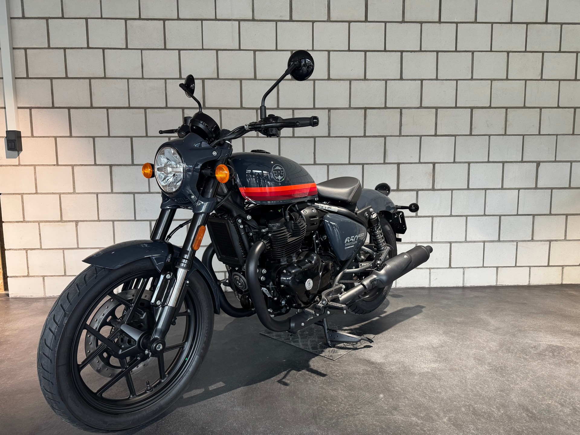 ROYAL ENFIELD SHOTGUN "SUNSET"-showroom-element-2