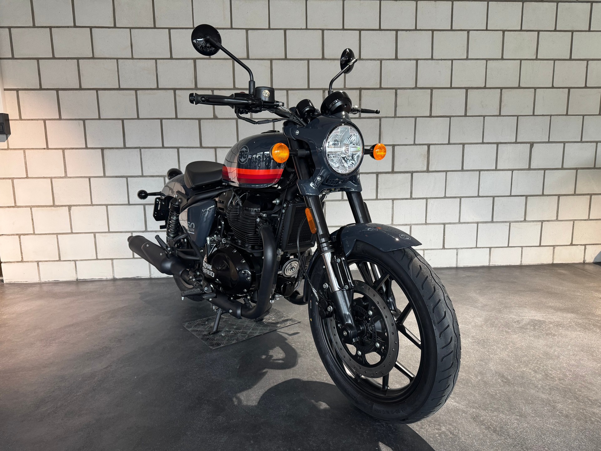 ROYAL ENFIELD SHOTGUN "SUNSET"-showroom-element-3