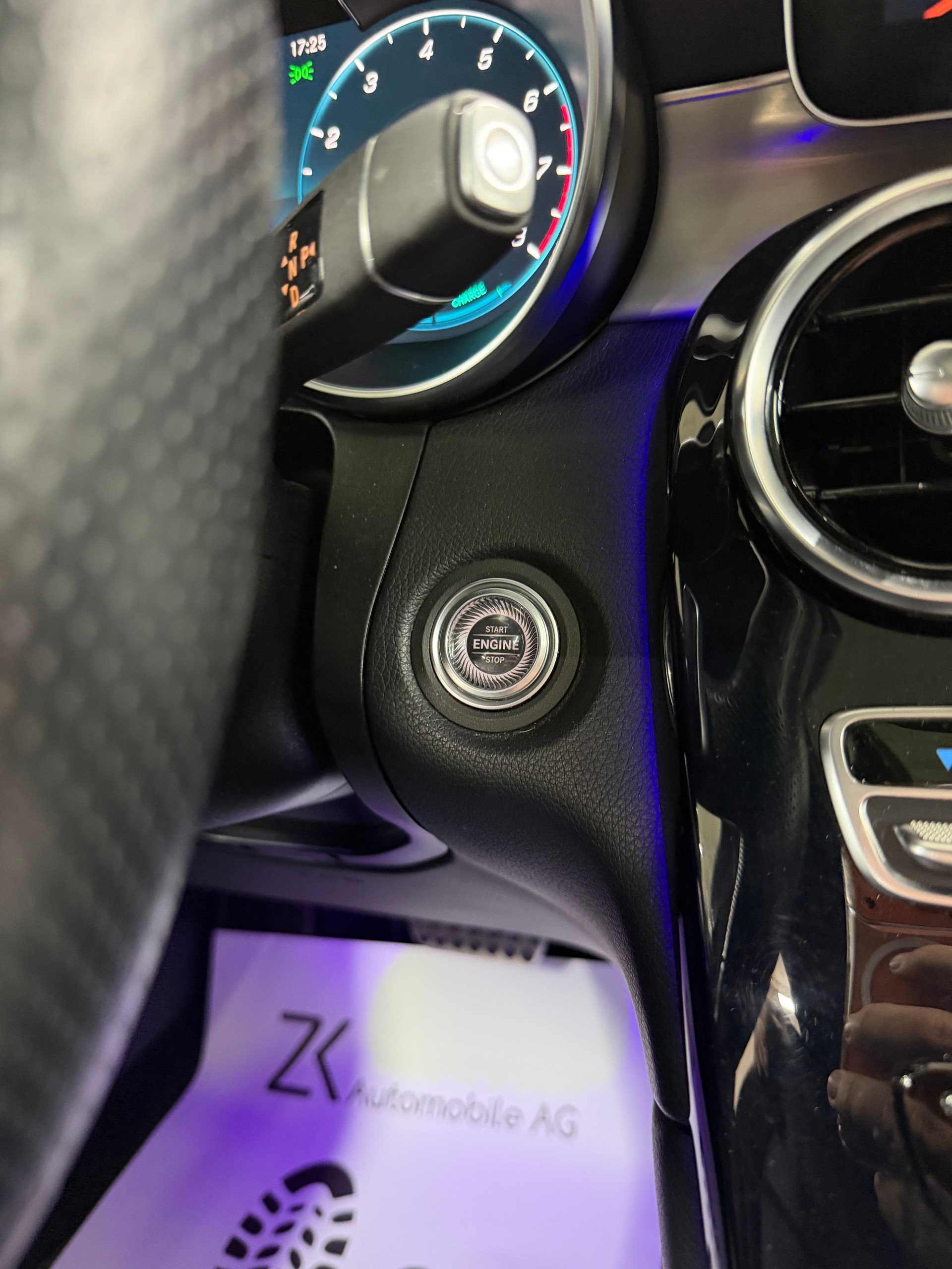 MERCEDES-BENZ GLC Coupé 300 AMG Line 258PS Obsidianschwarz 4Matic 9G-Tronic / Panoramadach / 360° Kamera / Leder / Head-Up-Display / Keyless /-image-19