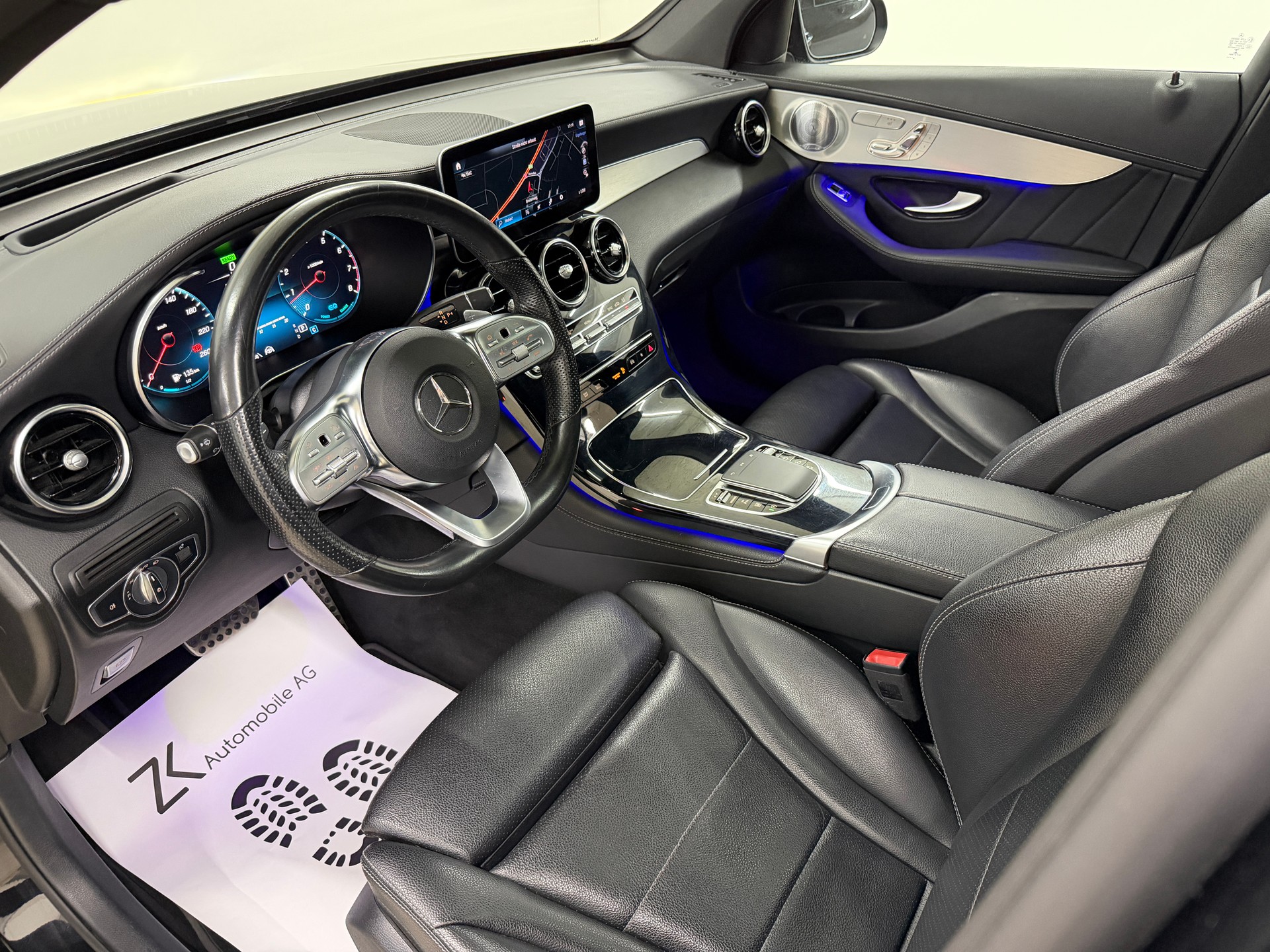 MERCEDES-BENZ GLC Coupé 300 AMG Line 258PS Obsidianschwarz 4Matic 9G-Tronic / Panoramadach / 360° Kamera / Leder / Head-Up-Display / Keyless /-image-6