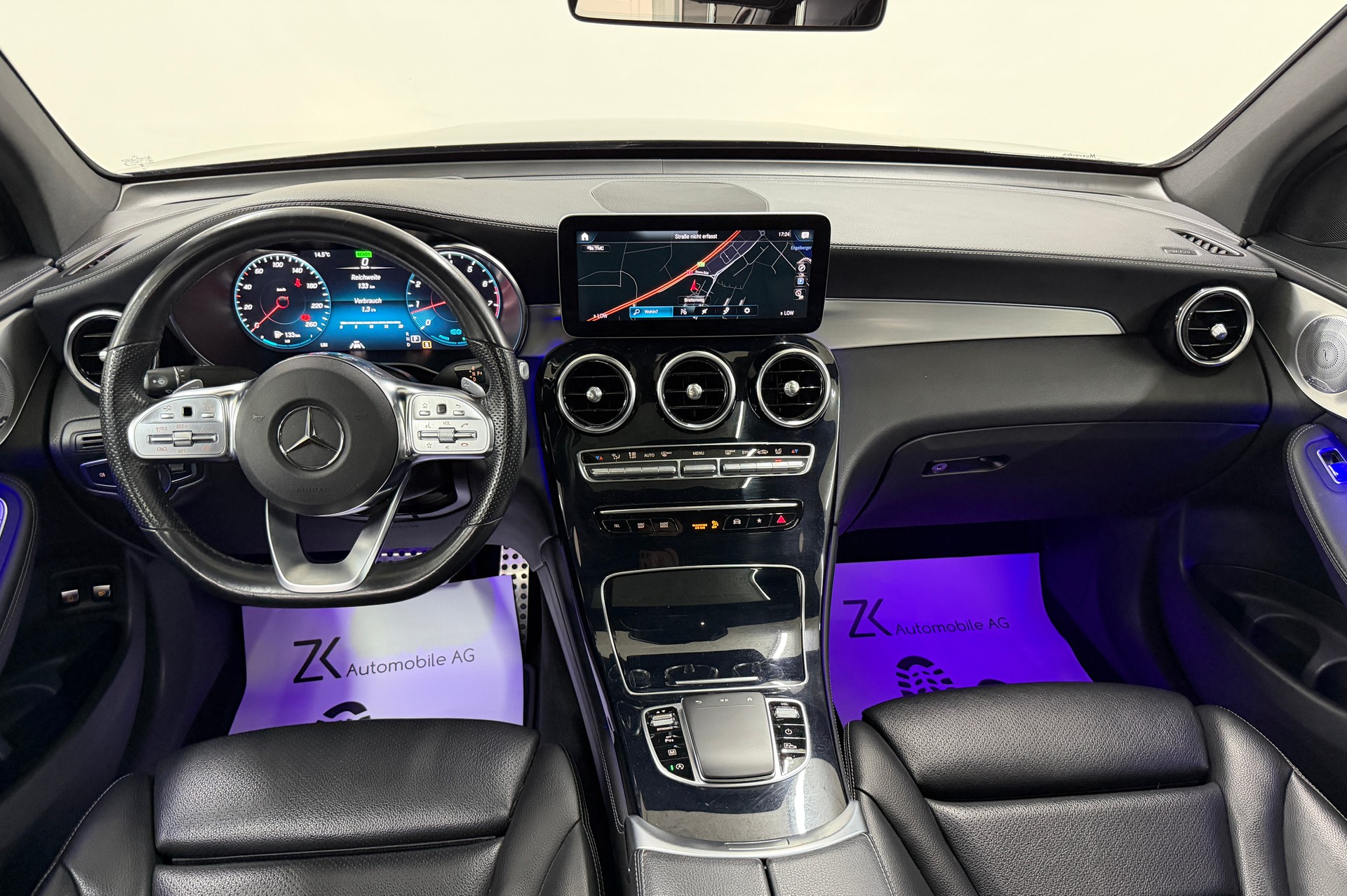 MERCEDES-BENZ GLC Coupé 300 AMG Line 258PS Obsidianschwarz 4Matic 9G-Tronic / Panoramadach / 360° Kamera / Leder / Head-Up-Display / Keyless /-image-10